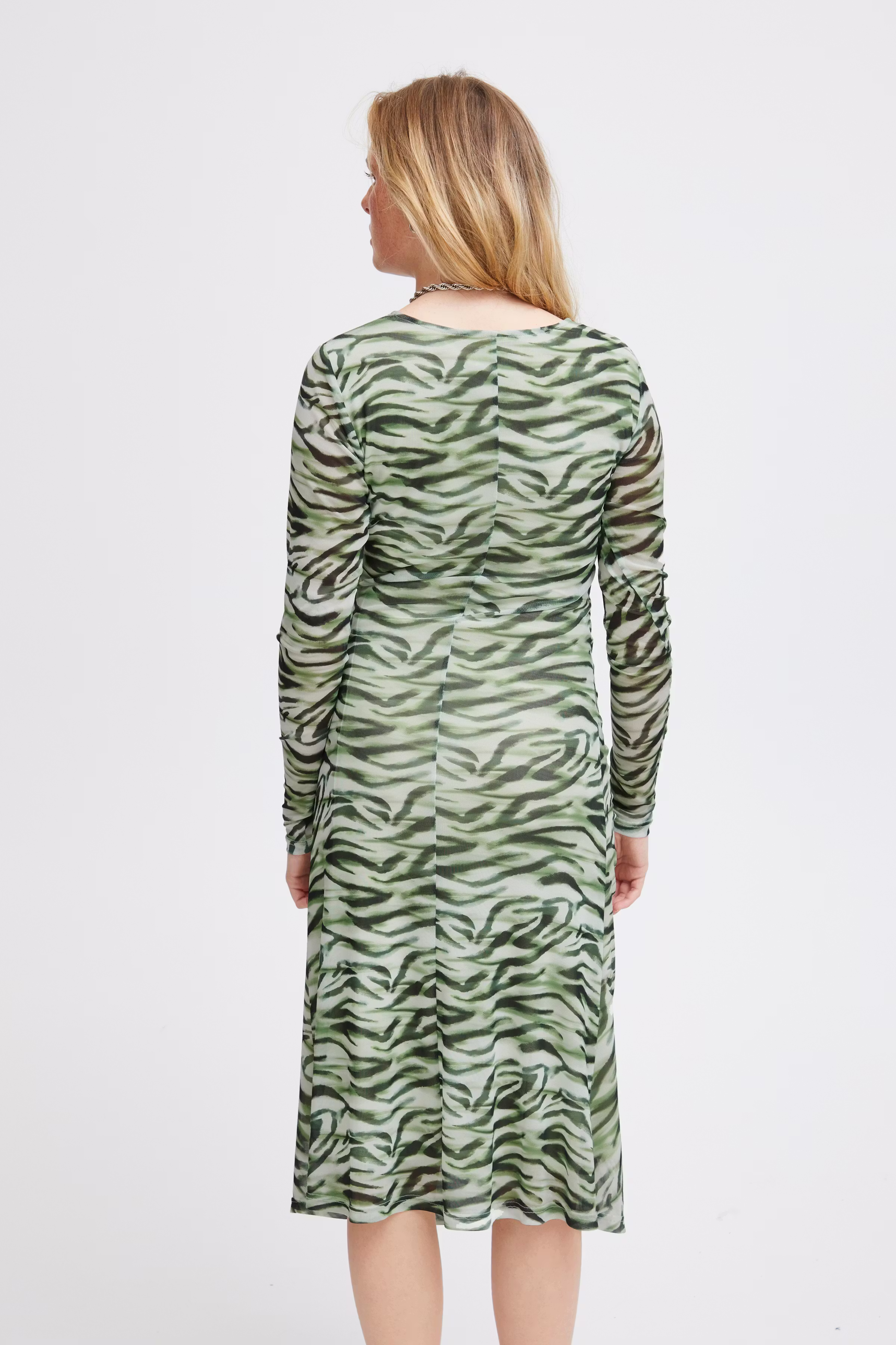 IHISTA Kleid LOOKBOOK BACK 20120321-202750