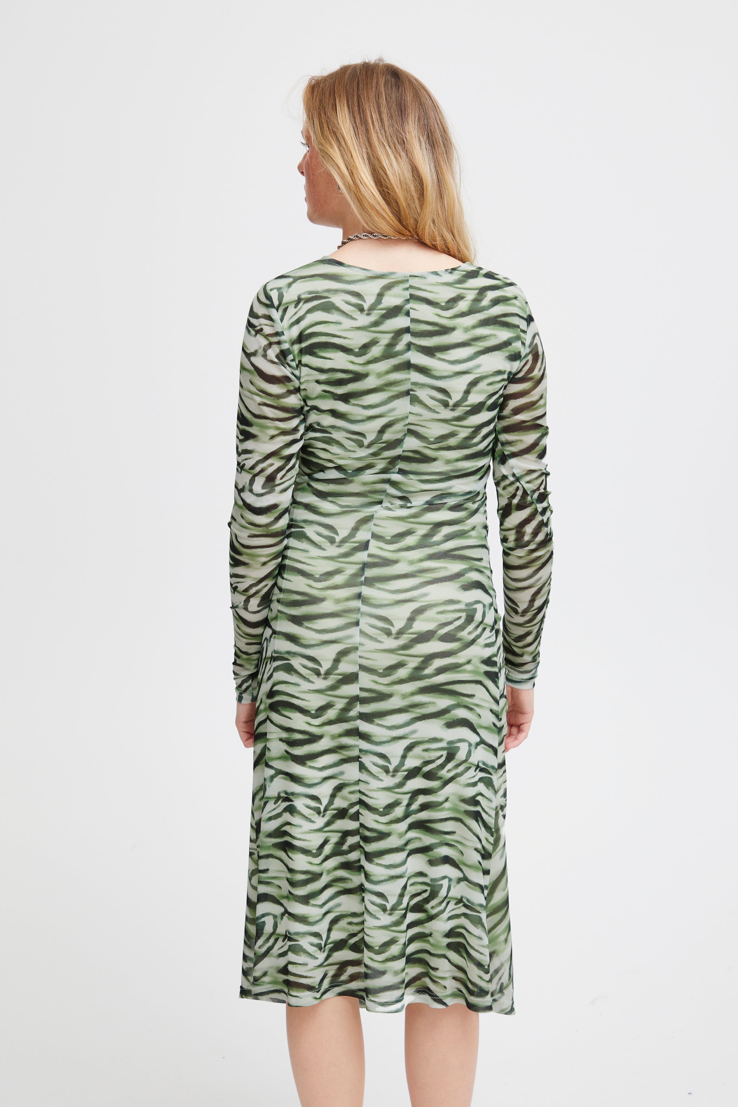 IHISTA Kleid LOOKBOOK BACK 20120321-202750