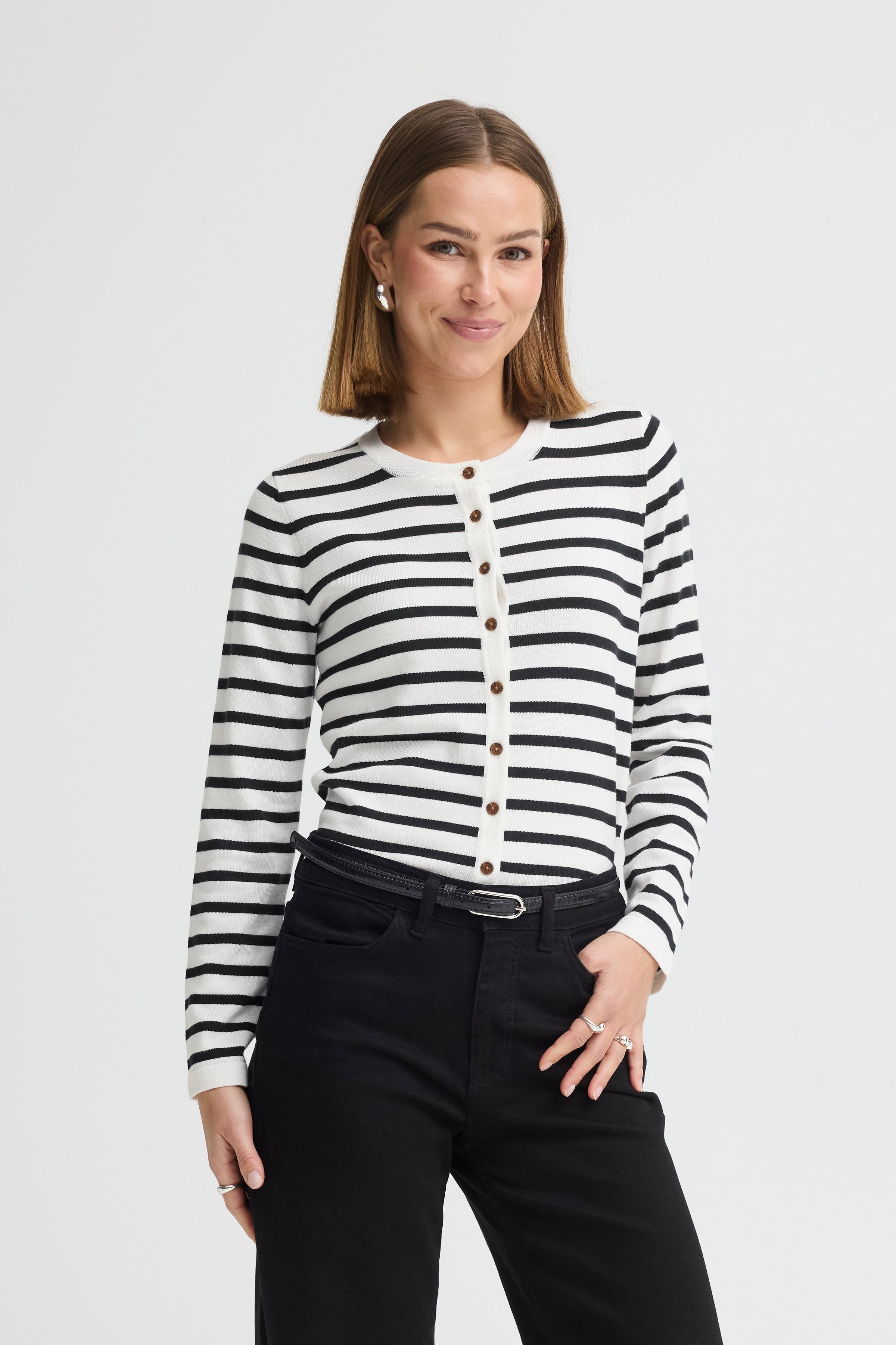 IHLULS O-Neck Cardigan LOOKBOOK FRONT 20125808-900007009