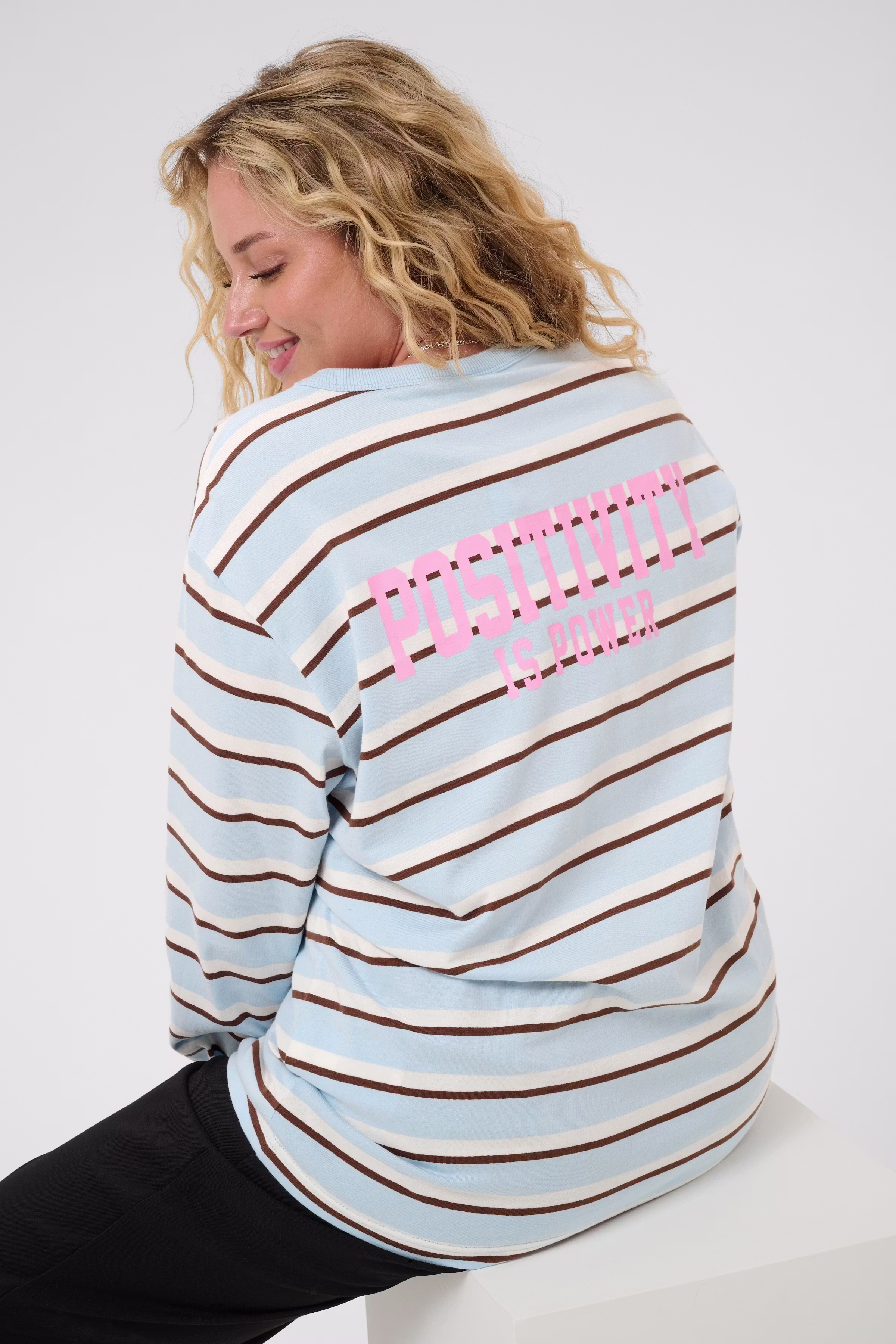 KCelona T-shirt LOOKBOOK DETAIL 10584928-1000756