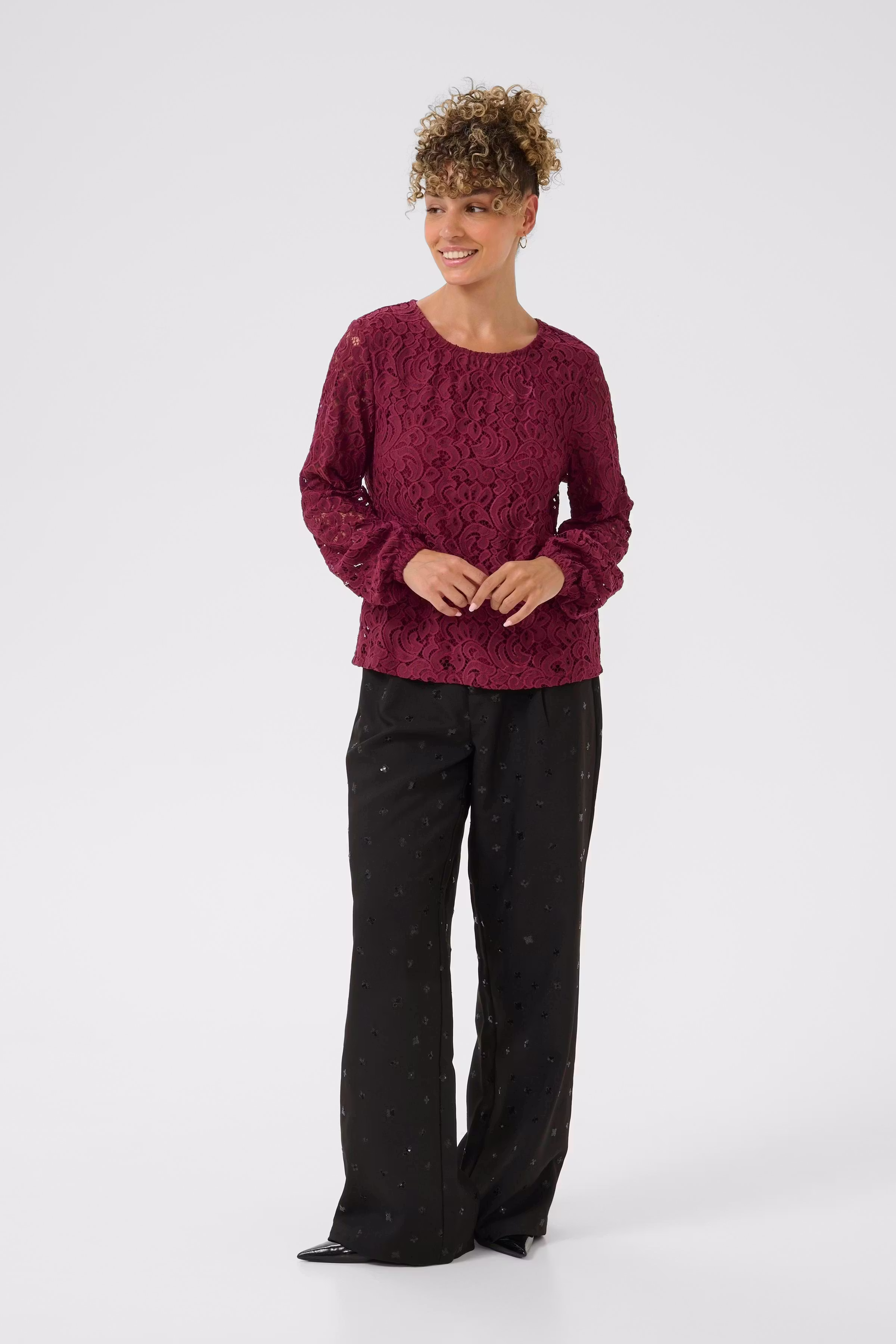 CRThit Bluse LOOKBOOK FRONT 10614413-191522