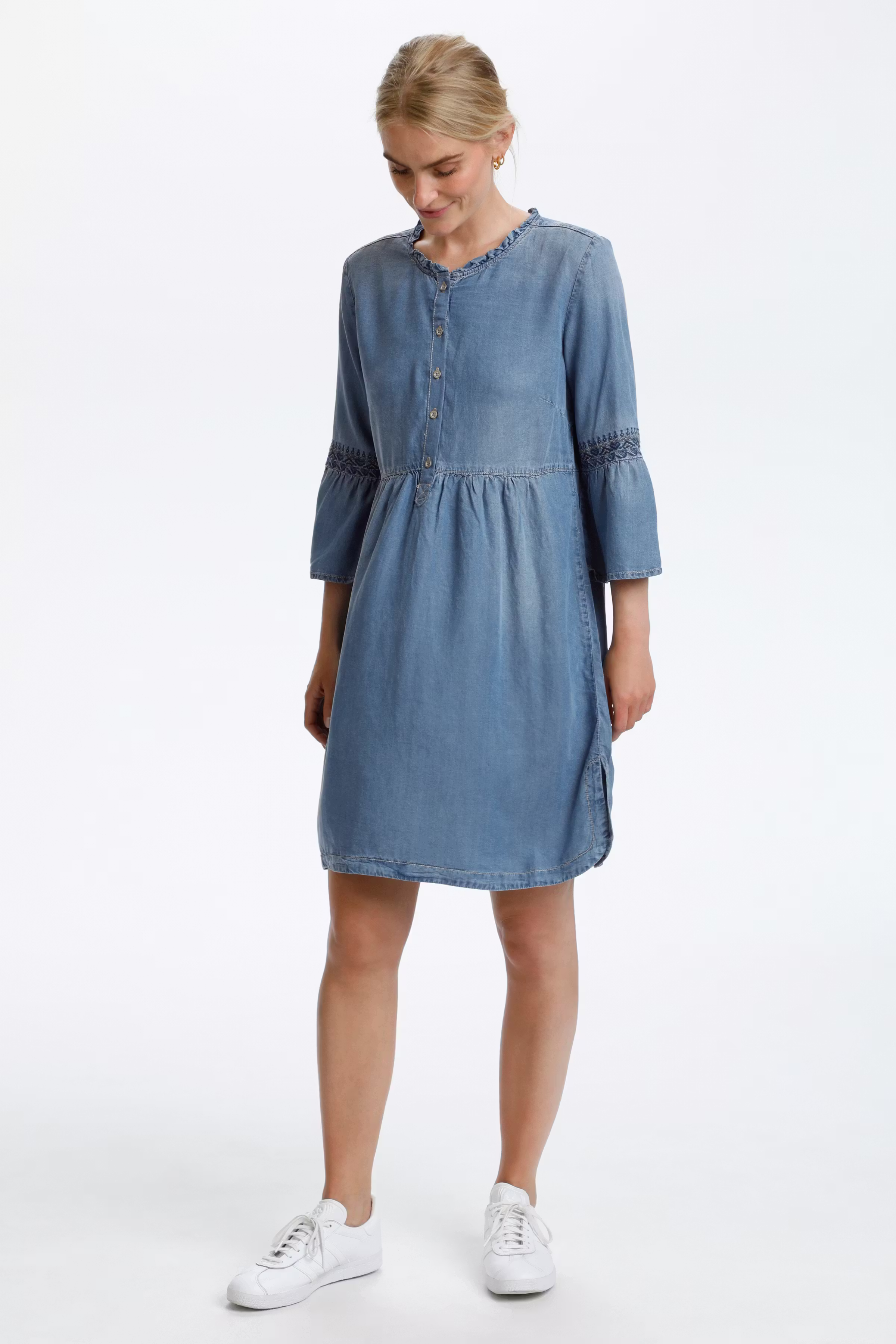 Lussa Klänning LOOKBOOK FRONT 10602770-62694