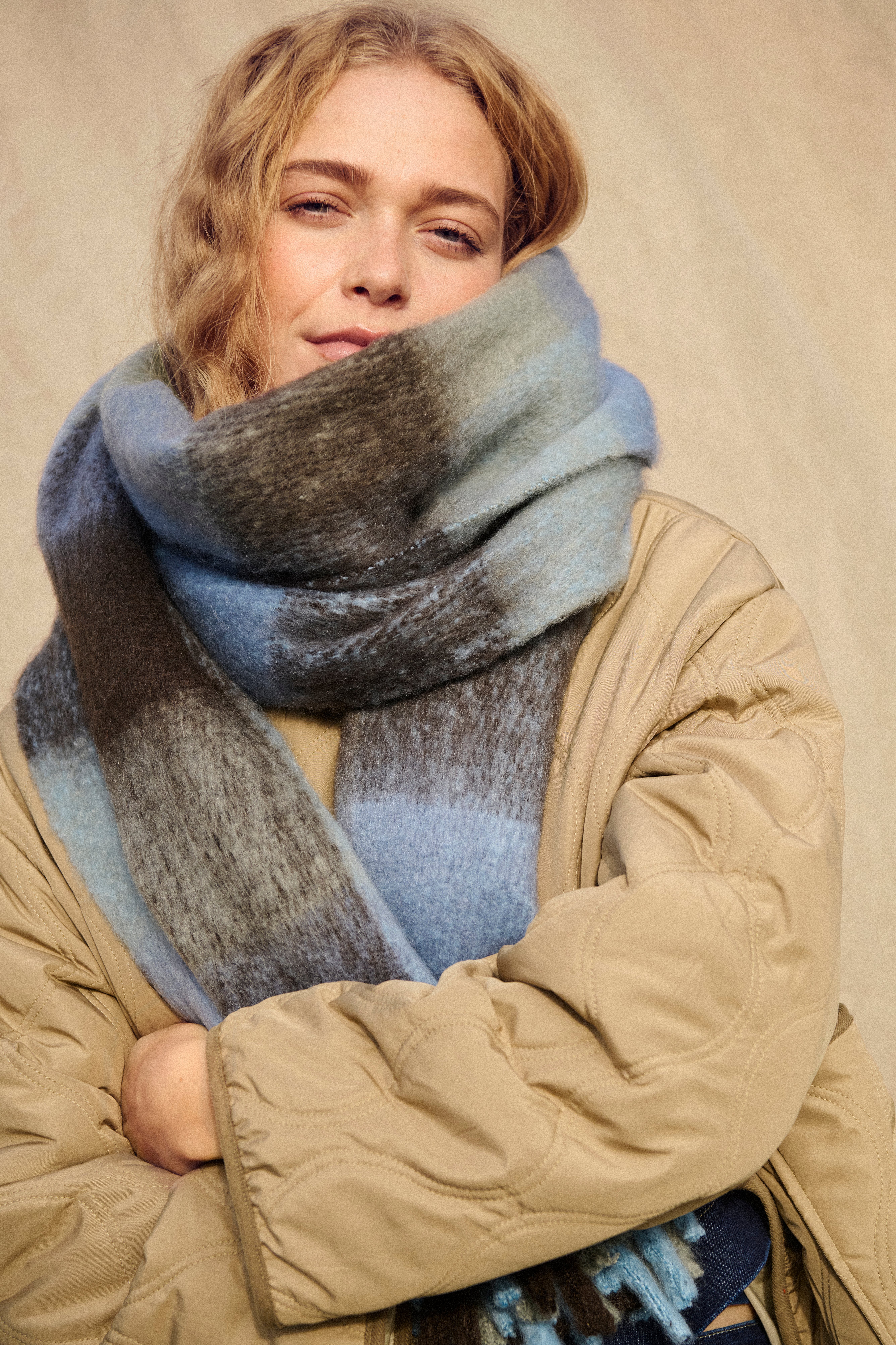 LandaSZ Scarf LOCATION NONE 30514325-164118