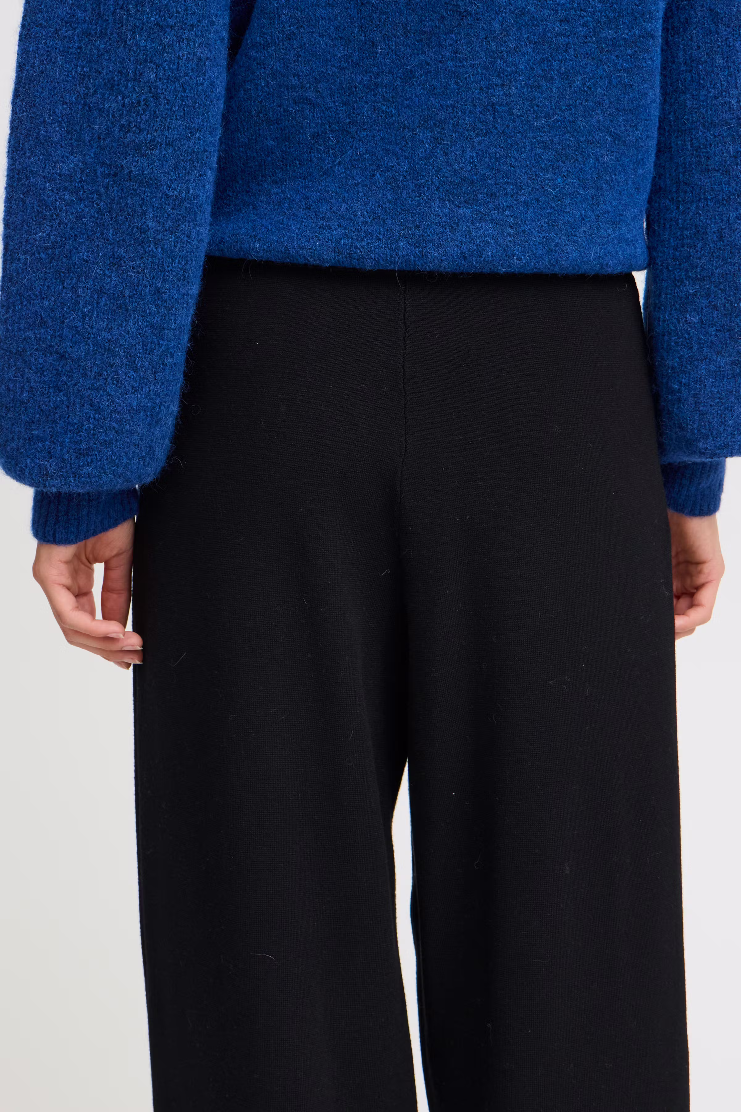 IRVITOU Trousers LOOKBOOK DETAIL 20121630-194008