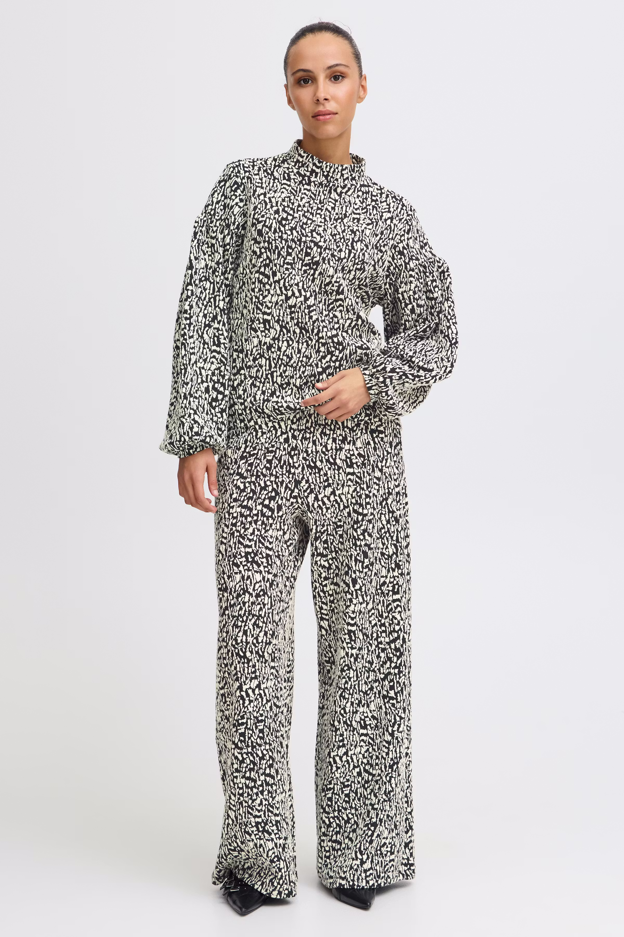 IHOELLY Sweatshirt LOOKBOOK FRONT 20121942-194008