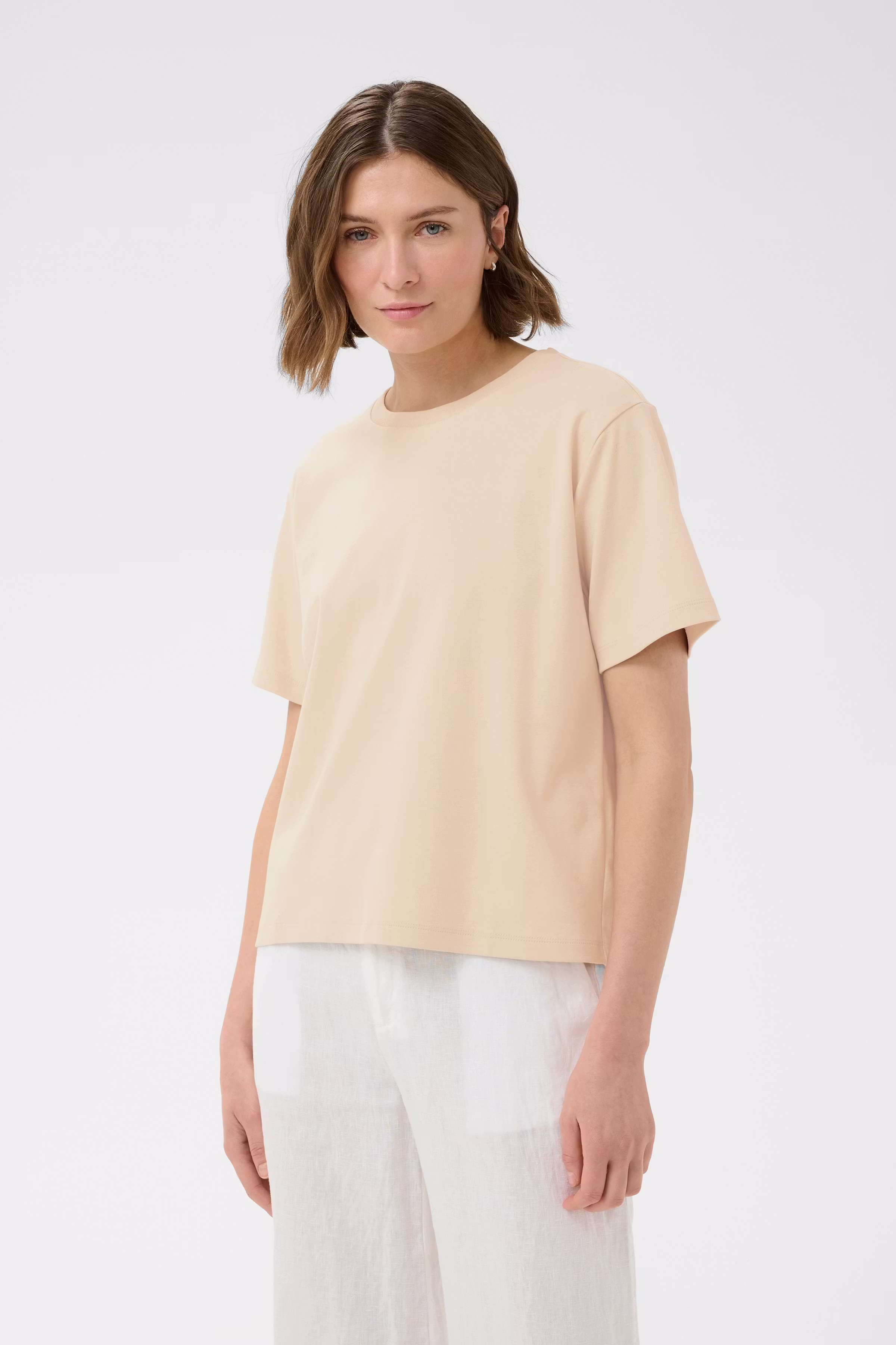 AnnePW T-shirt LOOKBOOK FRONT 30308060-130400