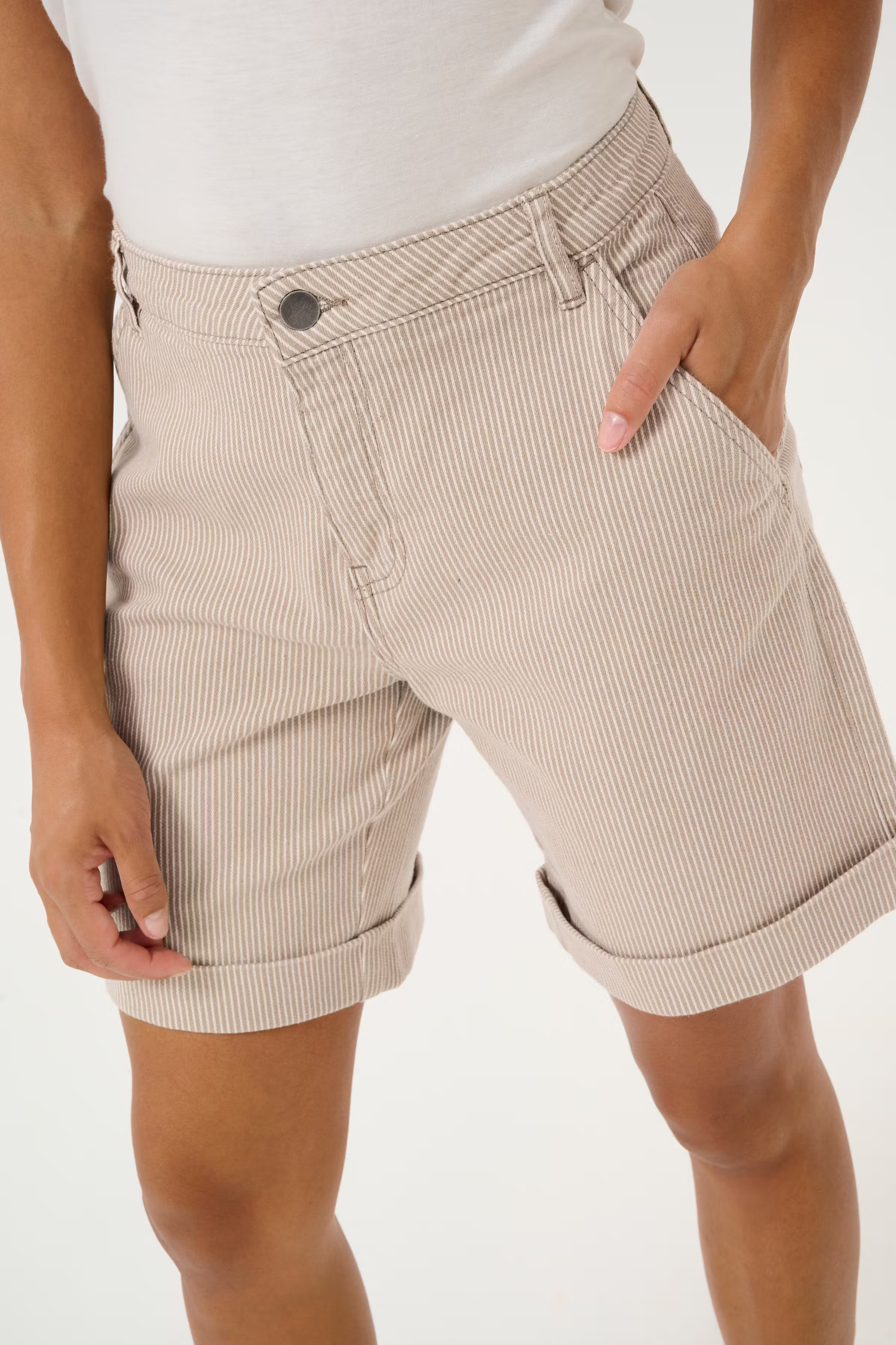 CUmilky Shorts LOOKBOOK DETAIL 50110550-107334