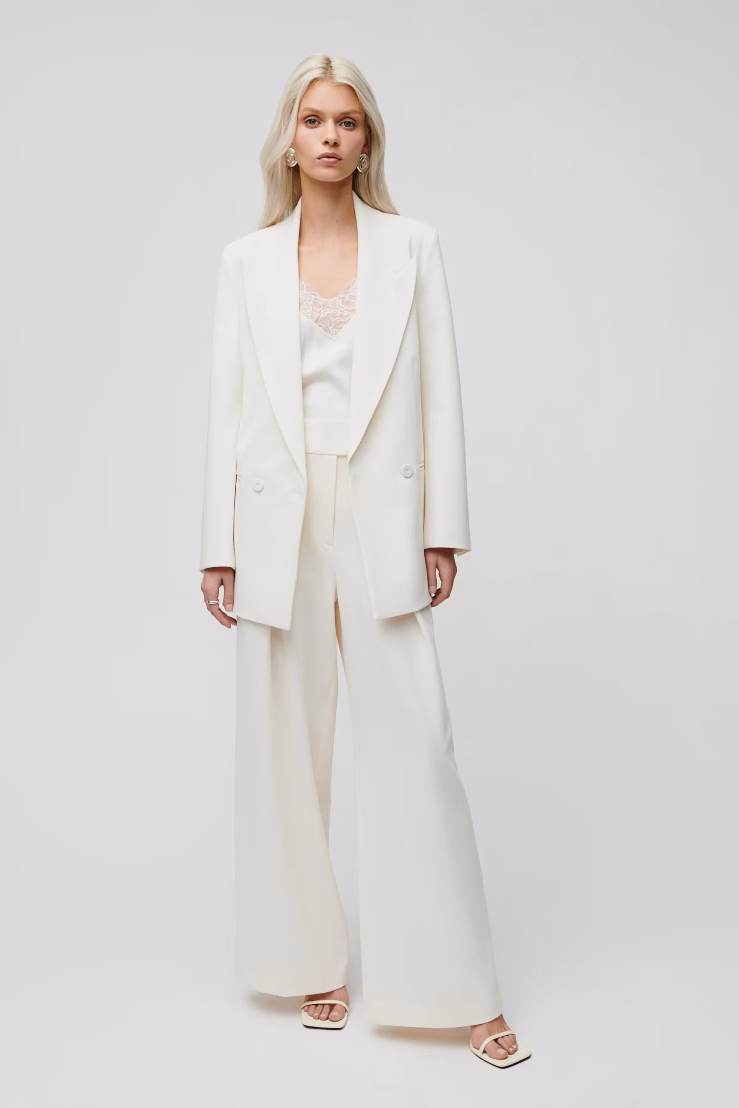 IOJIL BLAZER LOOKBOOK FRONT 30600559-WH011