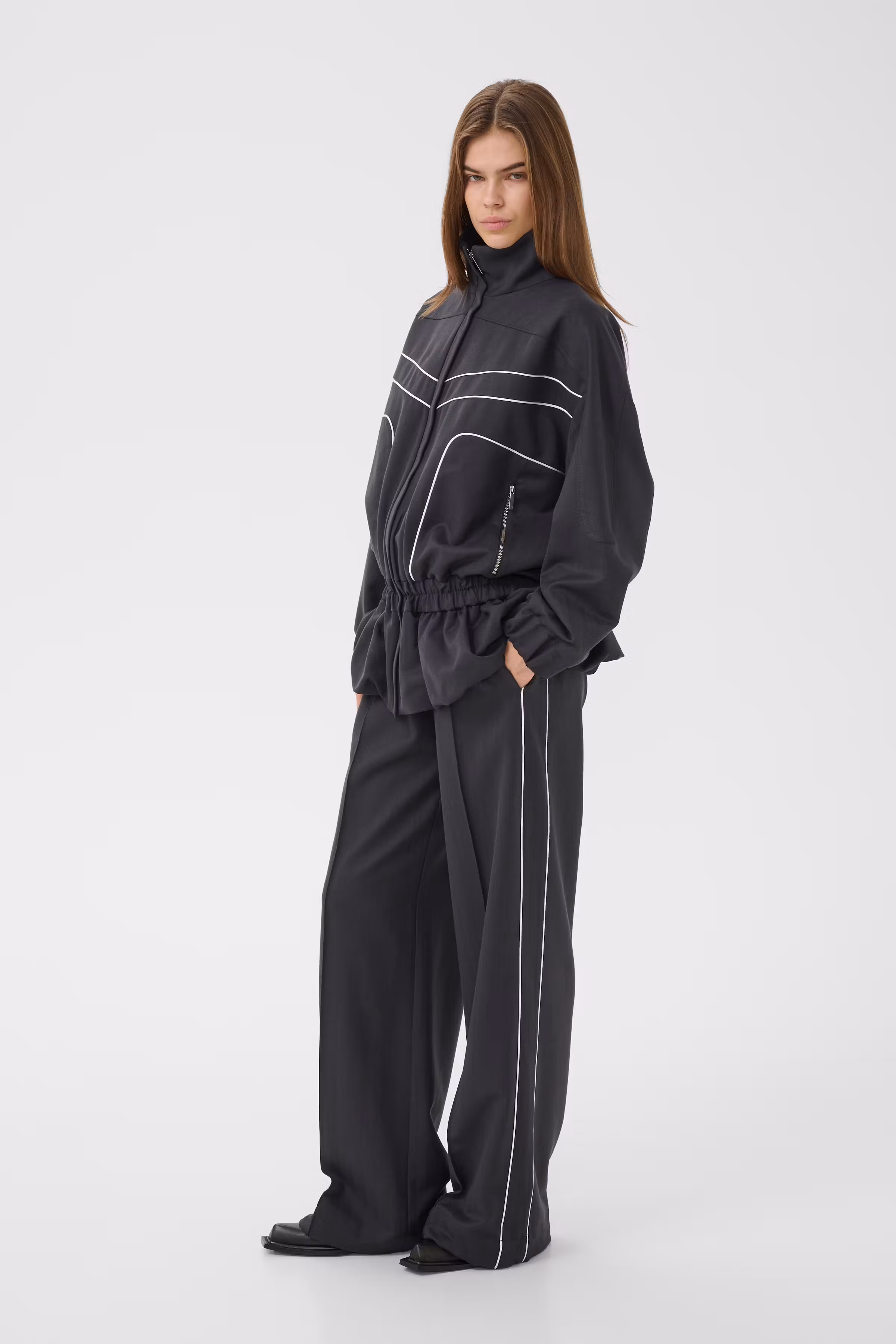 GZalezia Byxor LOOKBOOK FRONT 10911464-109883