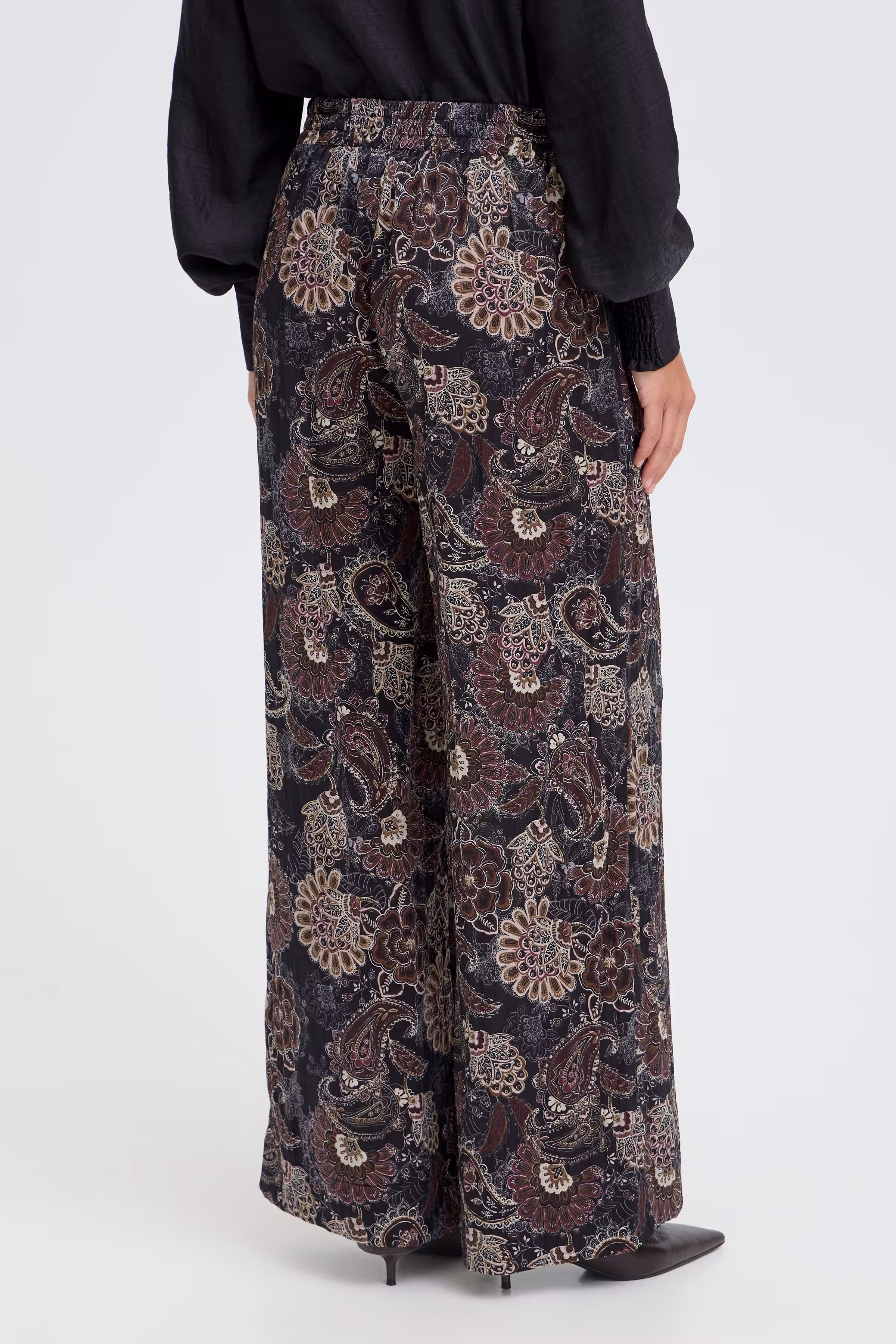 FRMADARA Hose LOOKBOOK BACK 20618520-900016245