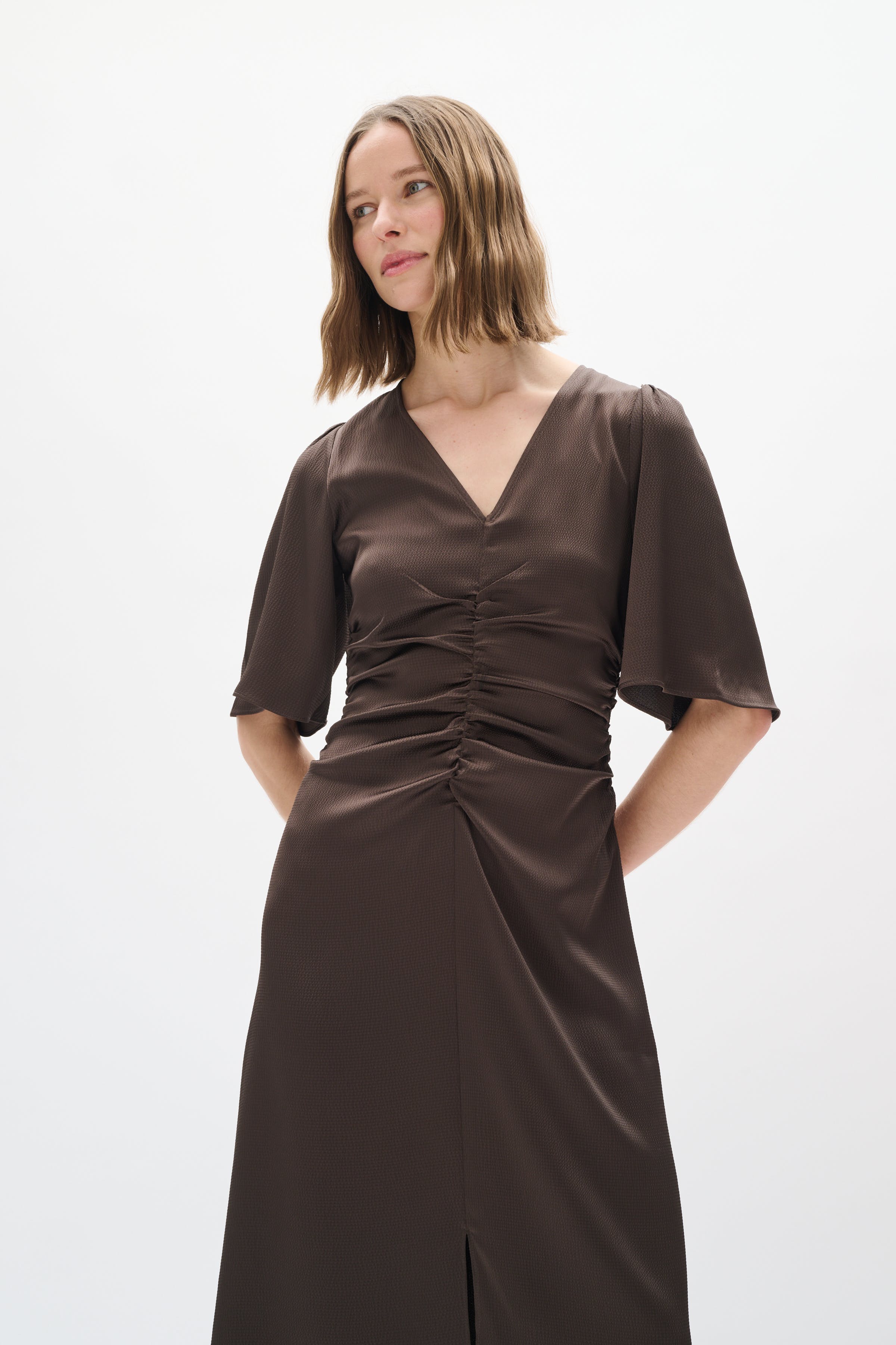 SendraIW Fitted Dress LOOKBOOK FRONT 30110791-190910