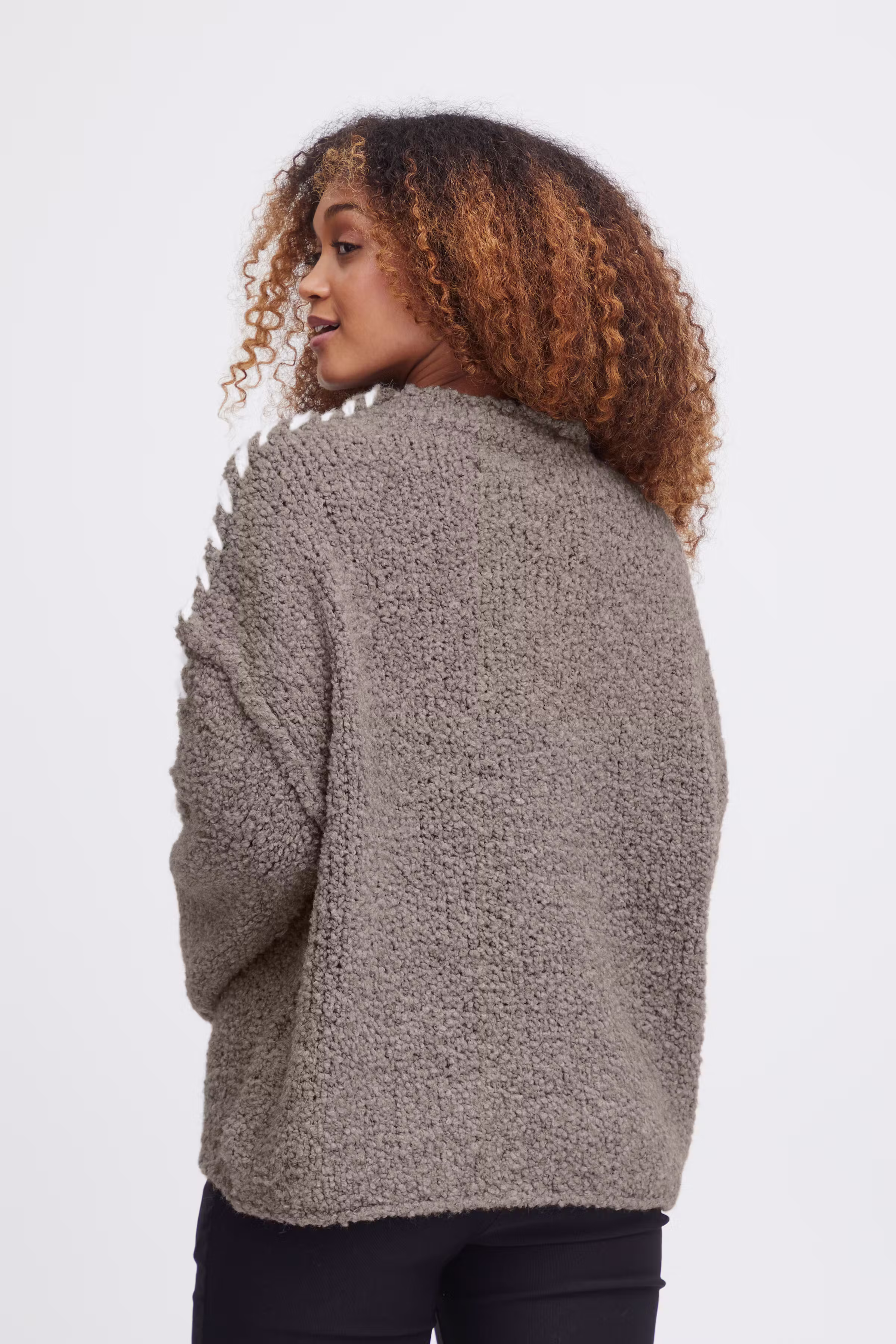 SBBINA Pullover LOOKBOOK BACK 22100446-171311