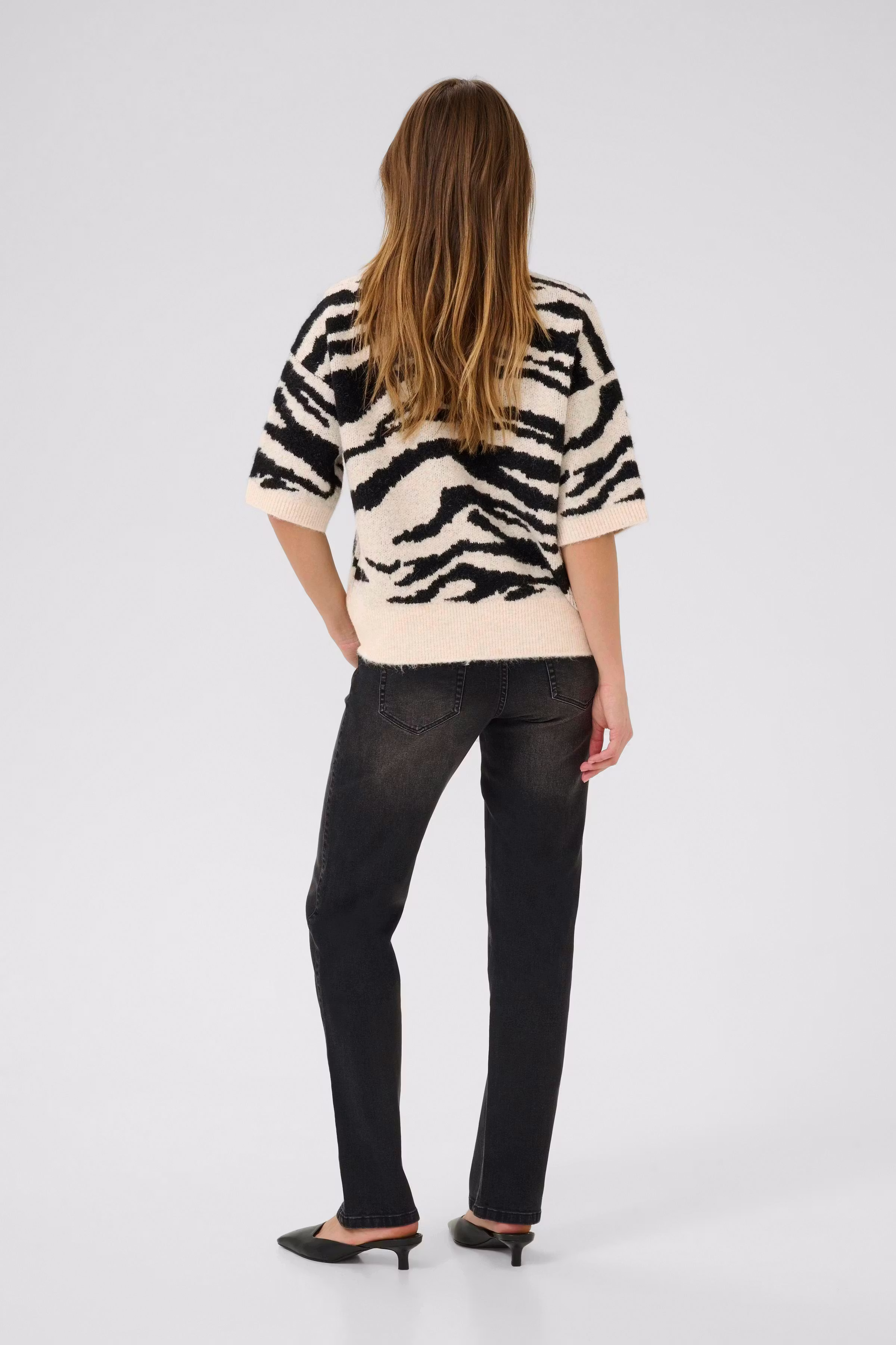 KAsandra Pullover LOOKBOOK BACK 10510453-108299