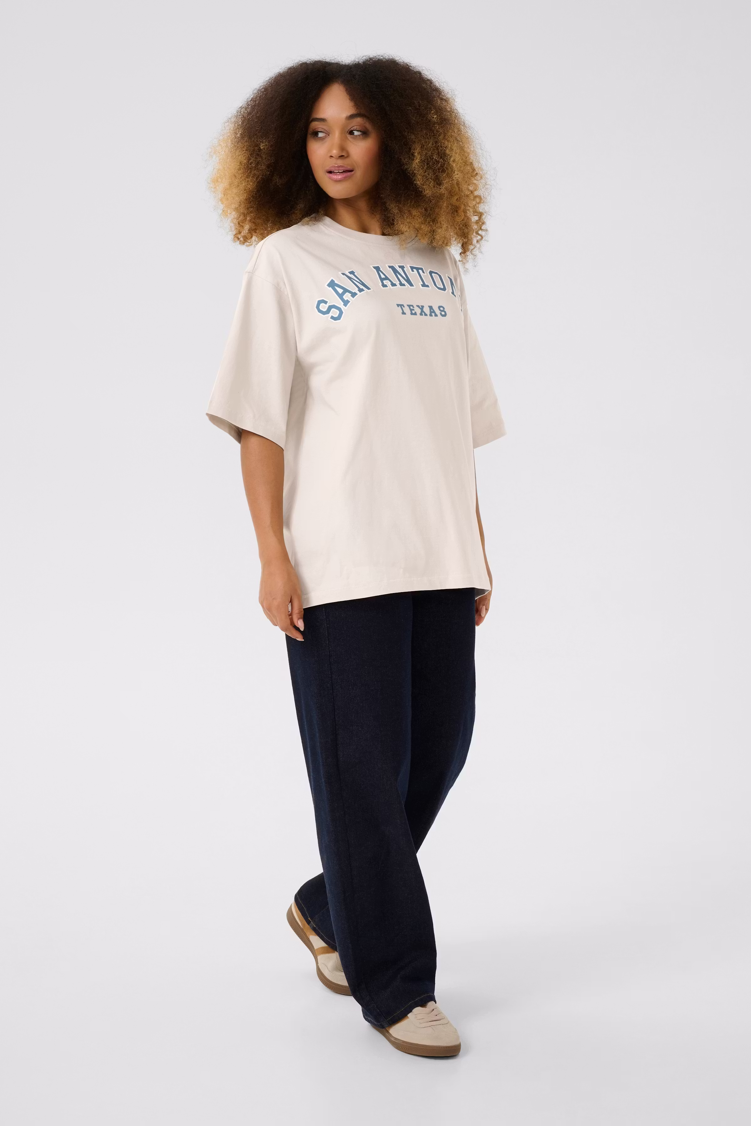 CRPanira T-shirt LOOKBOOK FRONT 10614083-108081