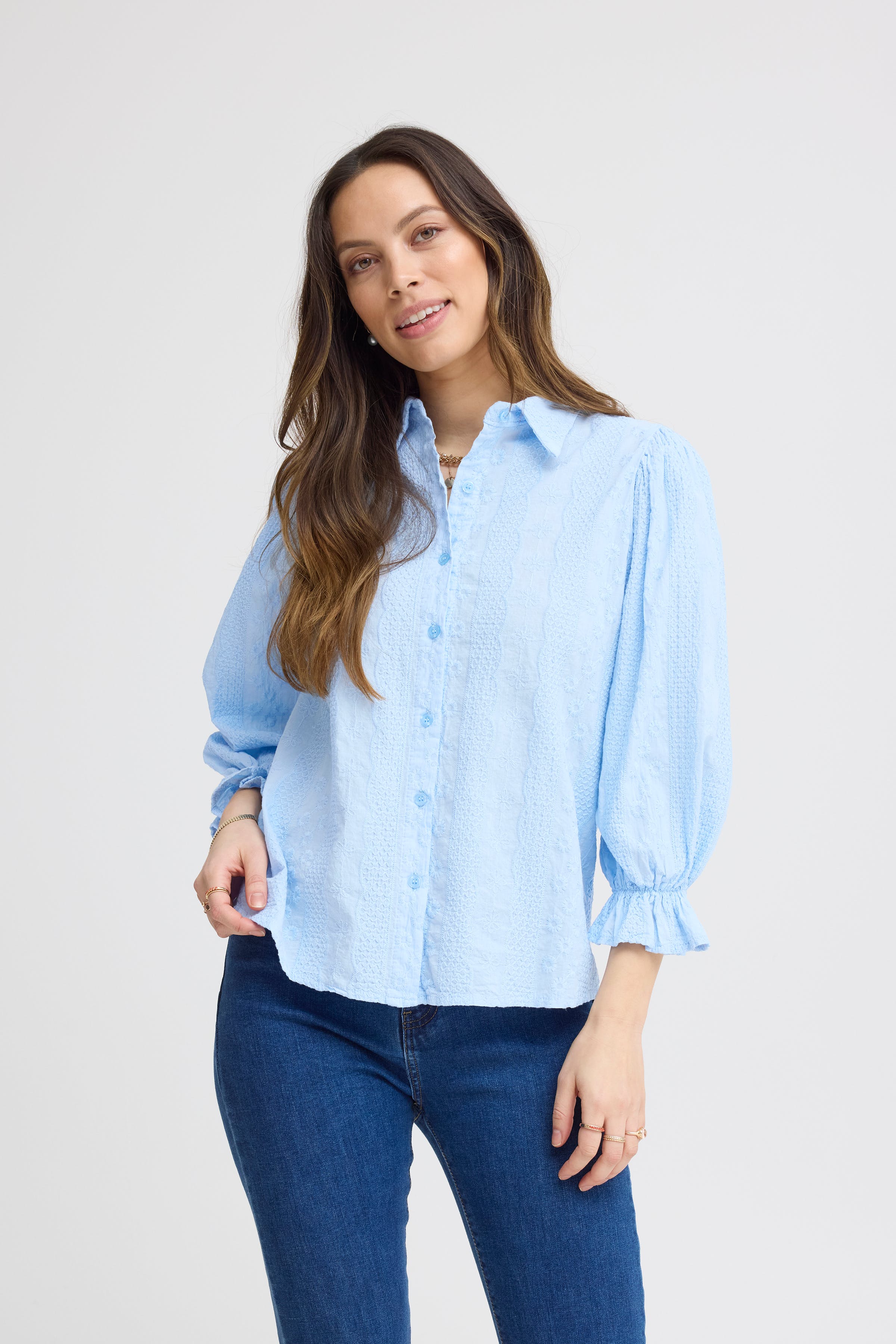 SBANKA Bluse LOOKBOOK FRONT 22100938-153915