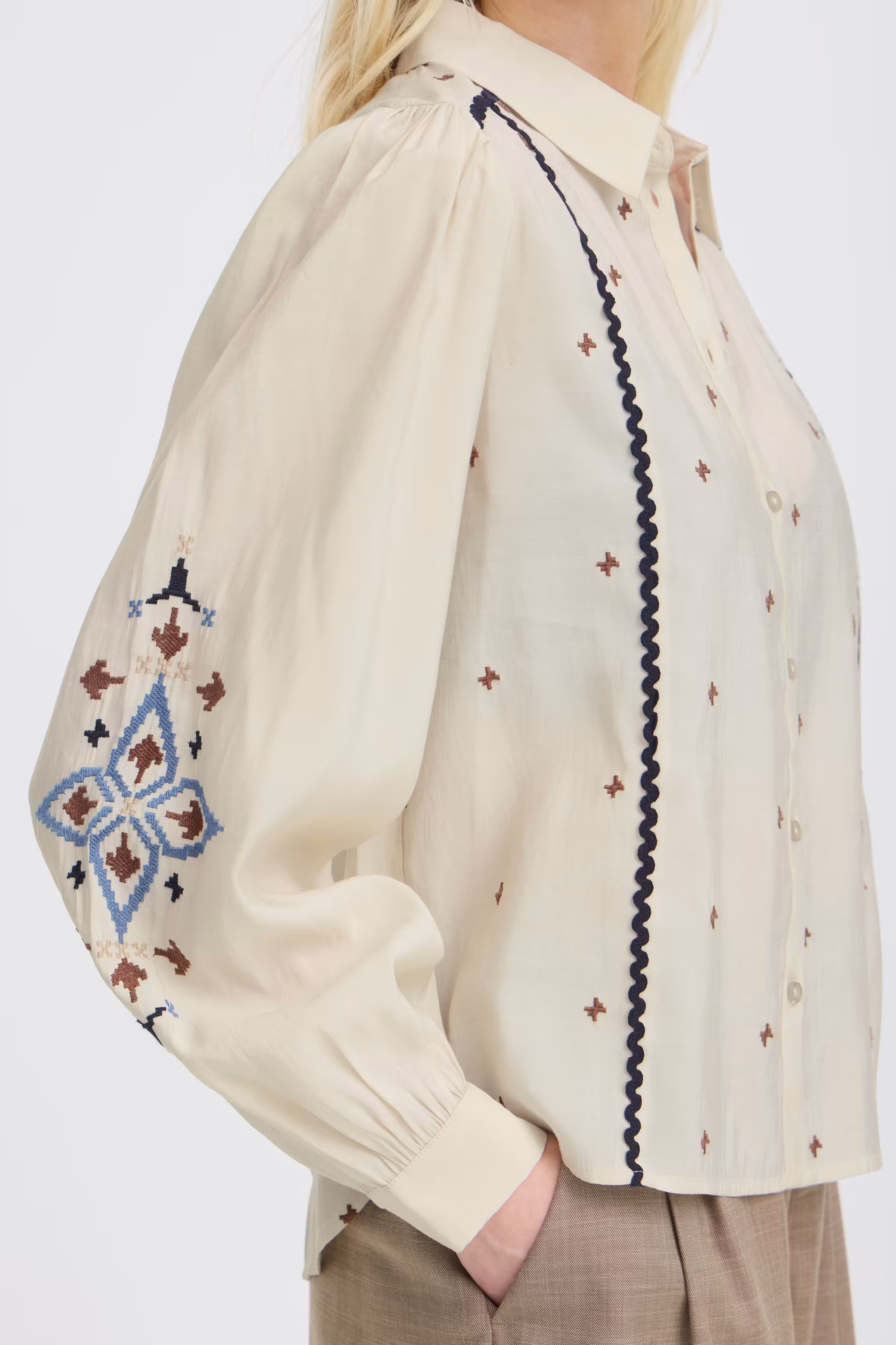 BYIRISA Overhemd LOOKBOOK DETAIL 20819226-130905