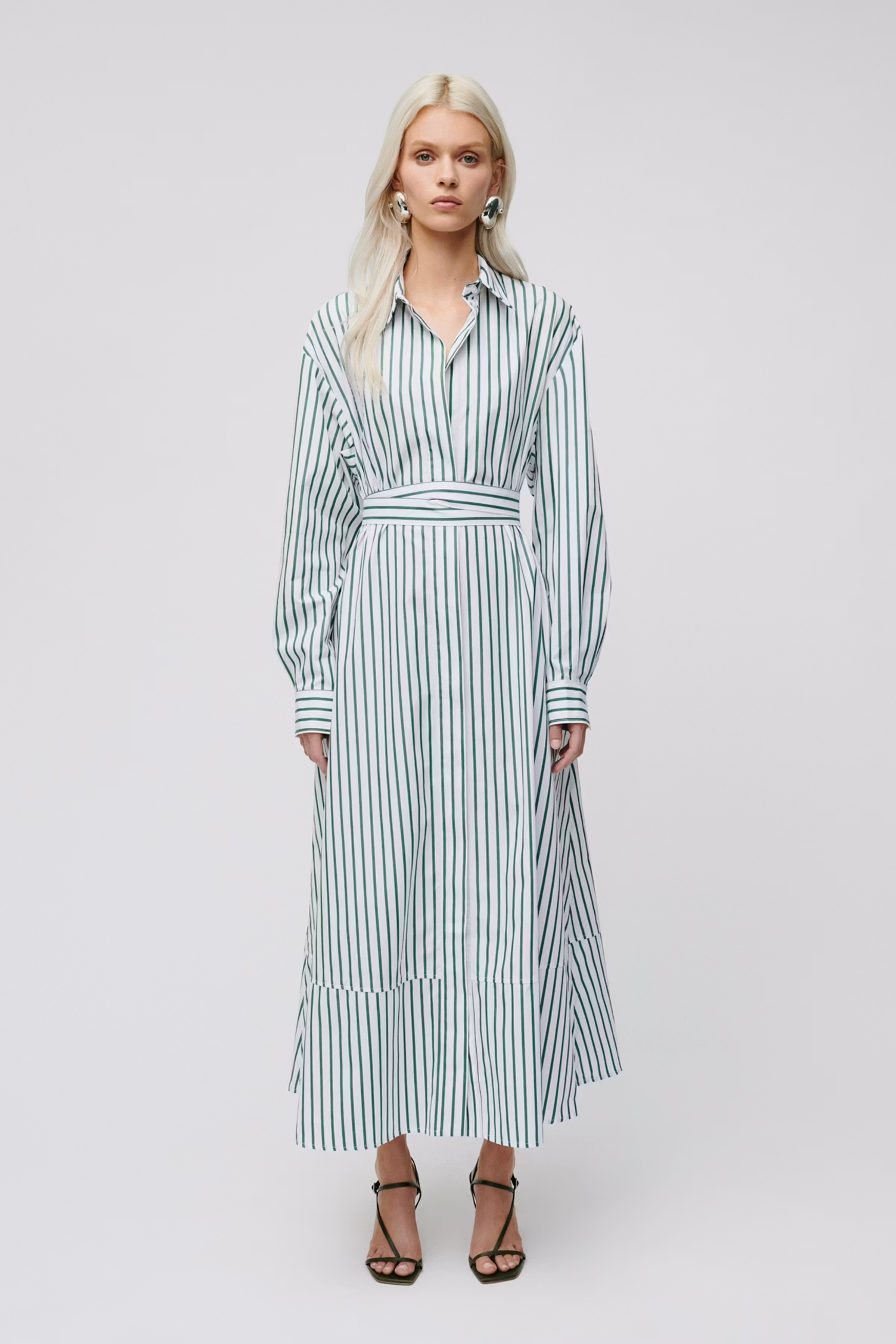 IODINA Kjole LOOKBOOK FRONT 30600407-MC2100