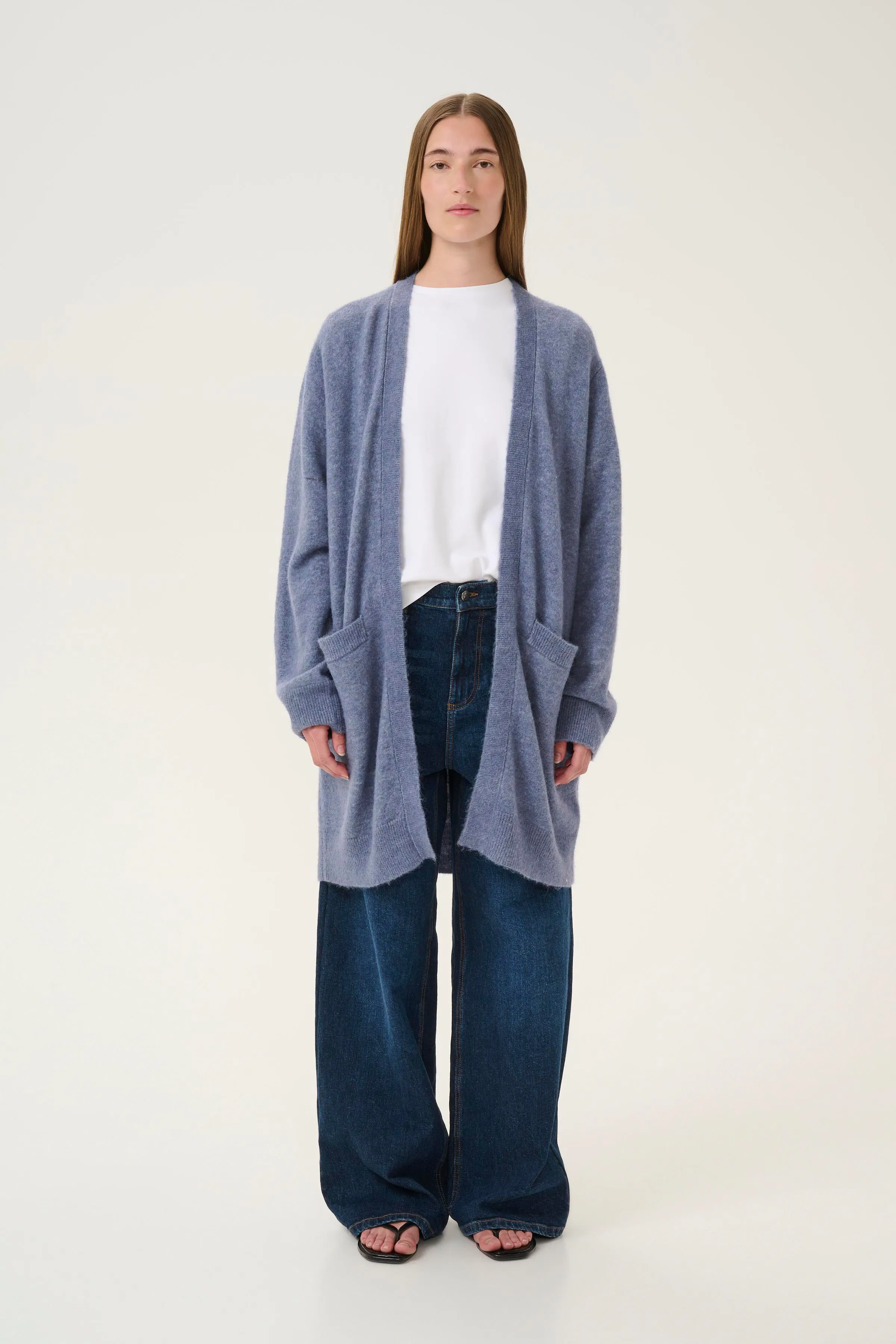 GuniIW Cardigan LOOKBOOK FRONT 30111023-173912