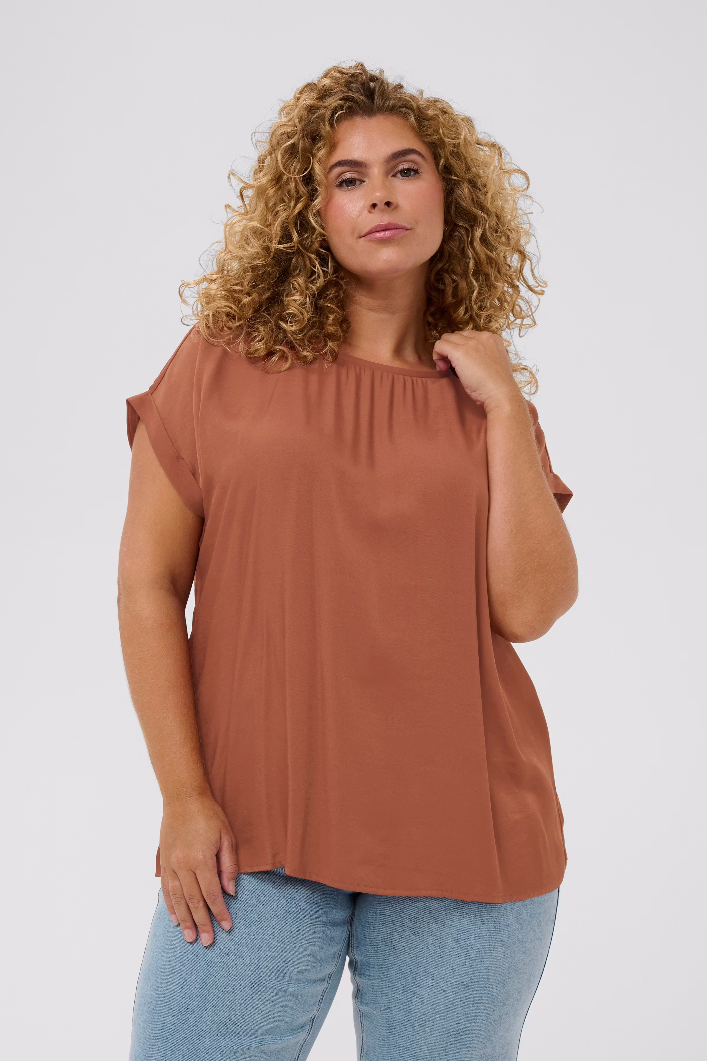 KCmilia Blus LOOKBOOK FRONT 10583812-191334