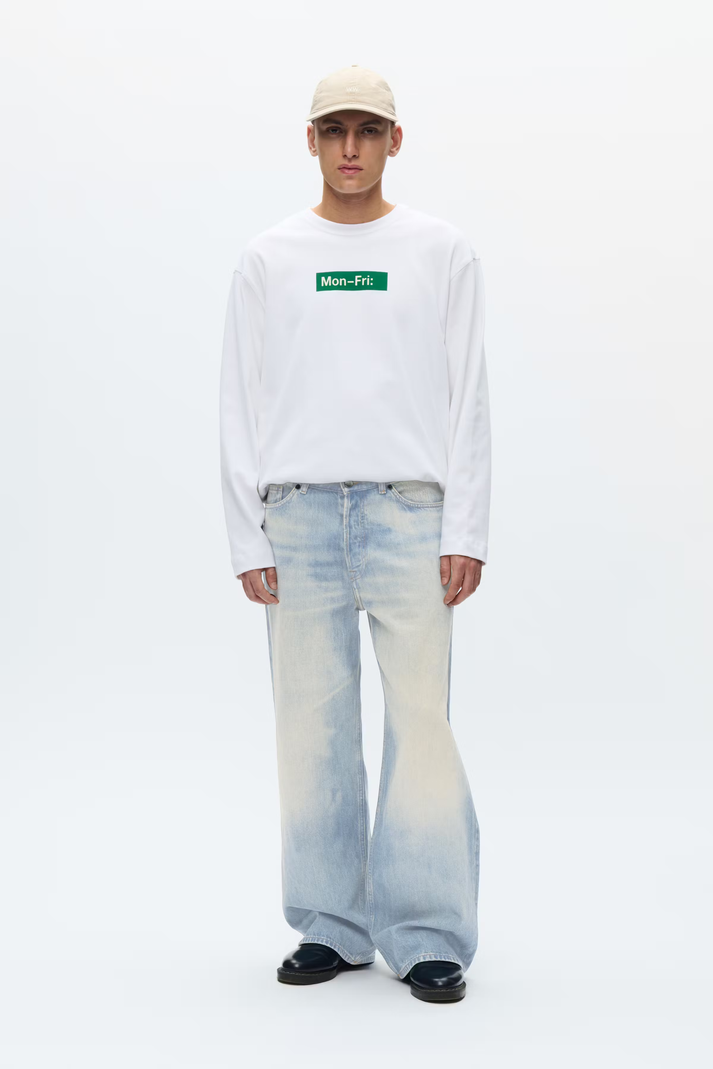 WWType 3 Jeans LOOKBOOK FRONT 30251976-304678