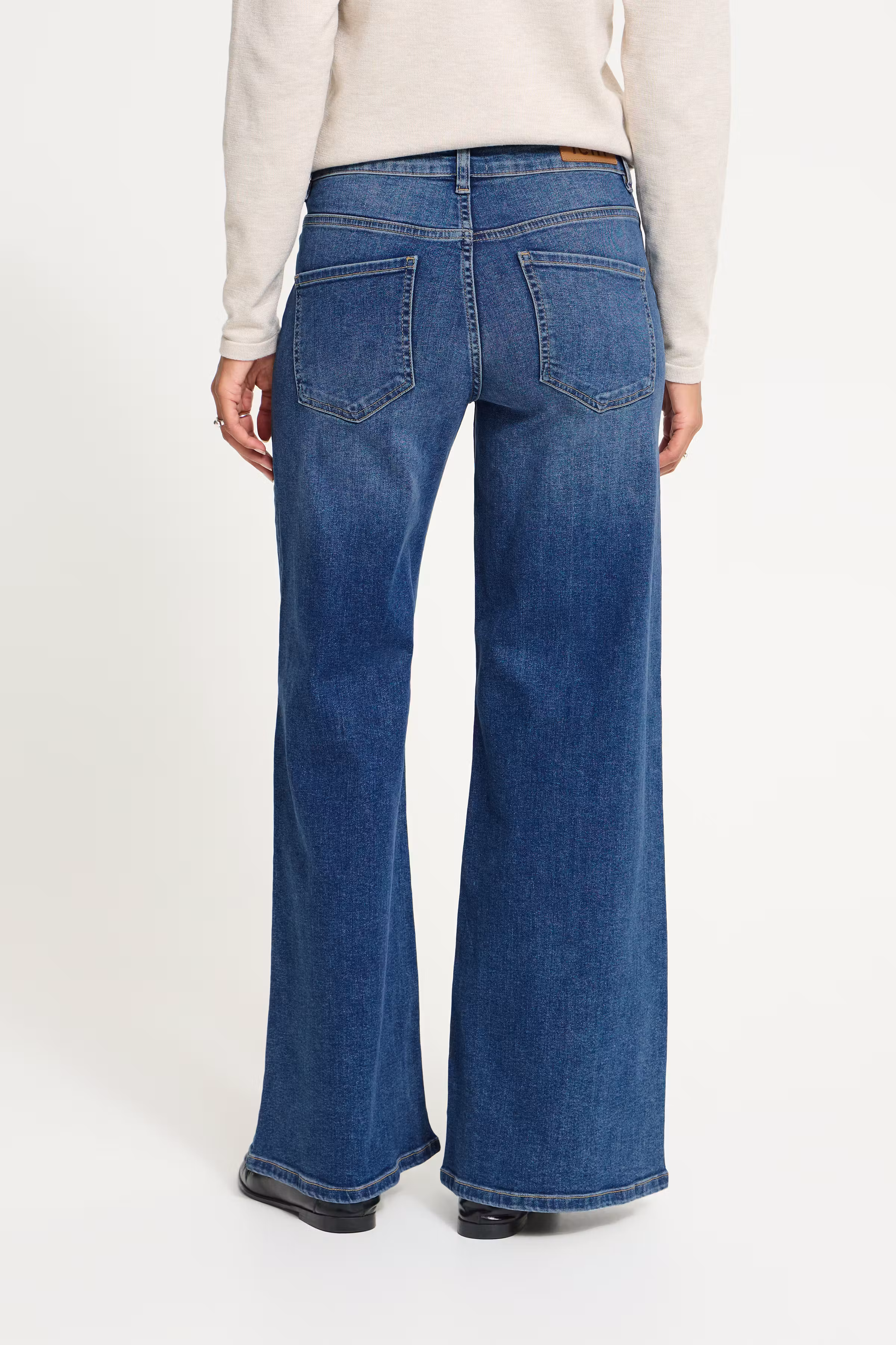 IHTWIGGY WIDE Jeans LOOKBOOK BACK 20119022-19037