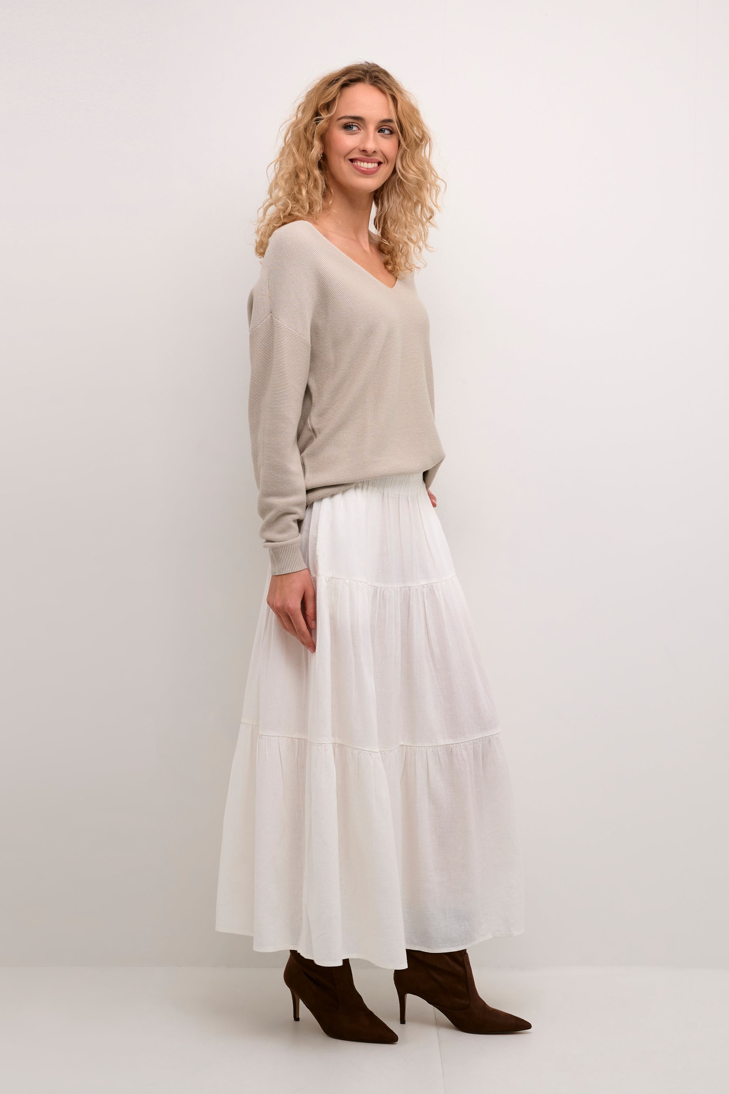 CRVenta Skirt LOOKBOOK FRONT 10613196-110602