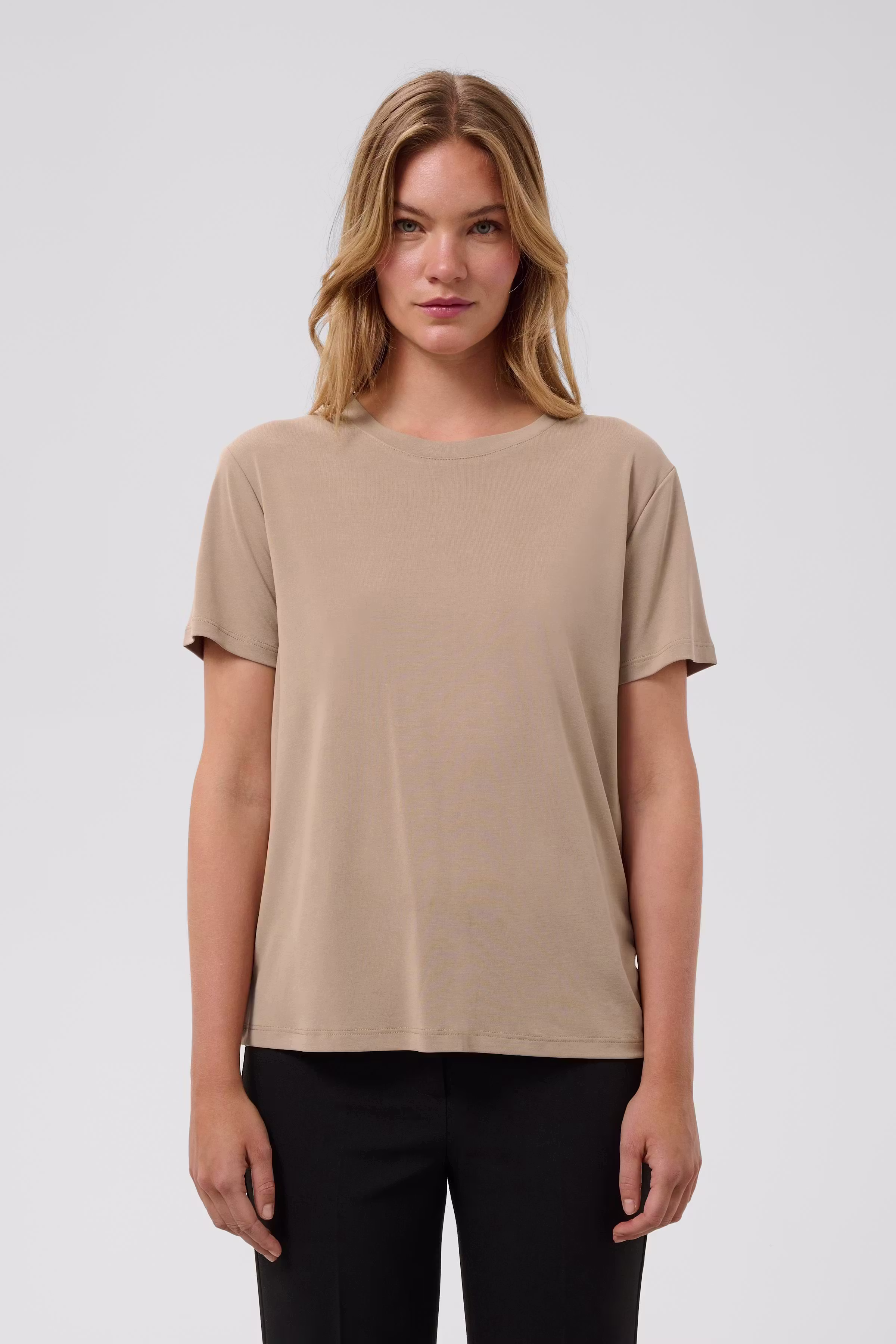 SLColumbine T-shirt LOOKBOOK FRONT 30404678-171312