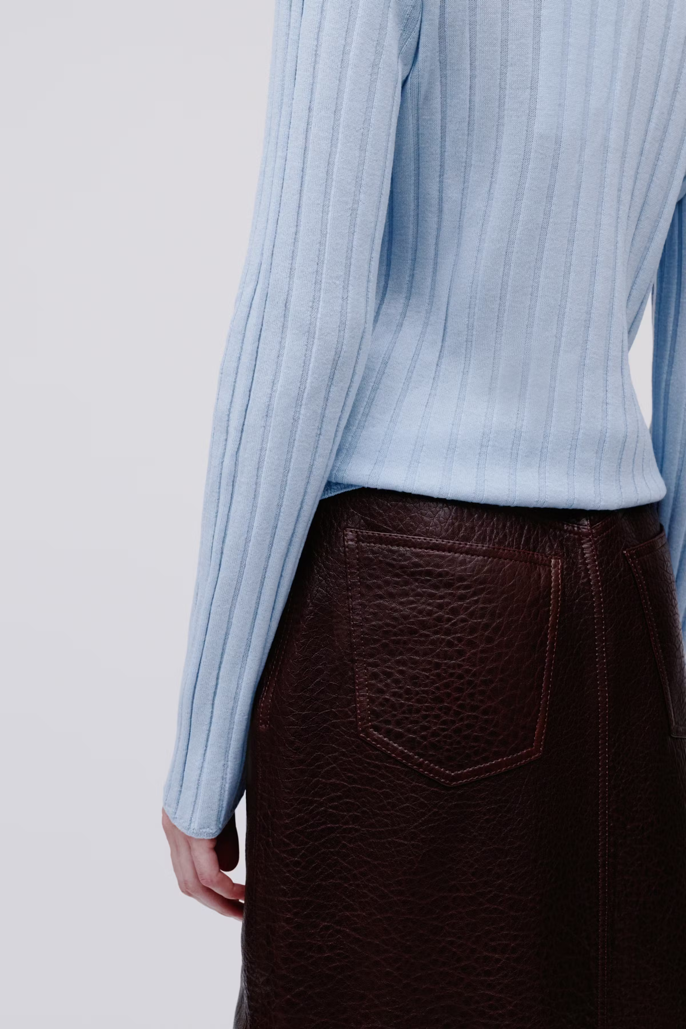 IOFREDERIKA Pullover LOOKBOOK BACK 30600604-BL832