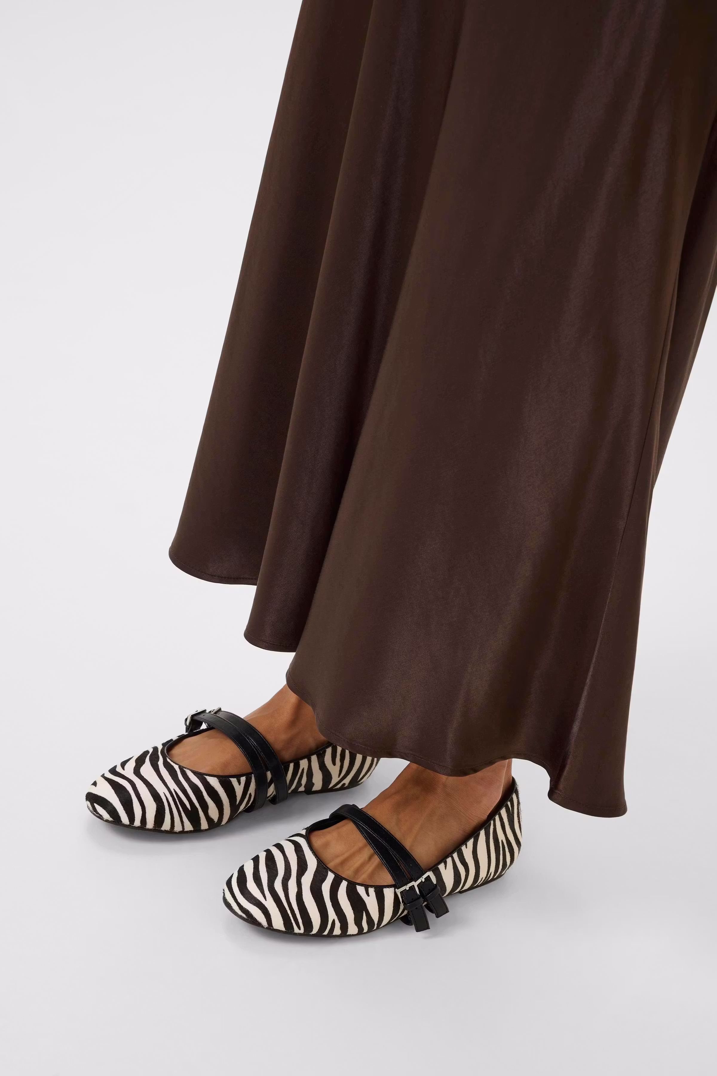 CUmollie Satin skirt LOOKBOOK DETAIL 50112294-190915