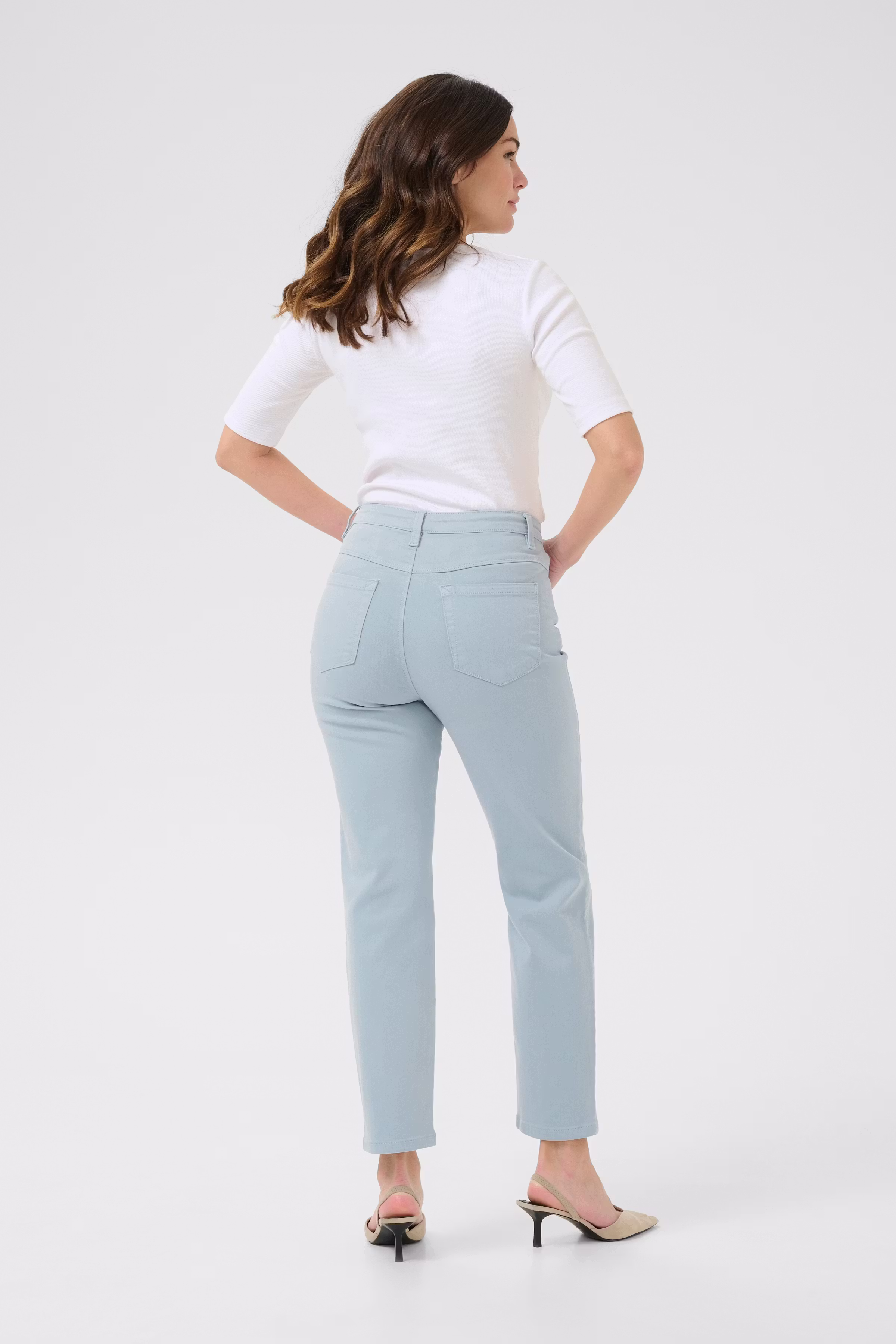 KAzelina Straight Jeans LOOKBOOK BACK 10506341-164016