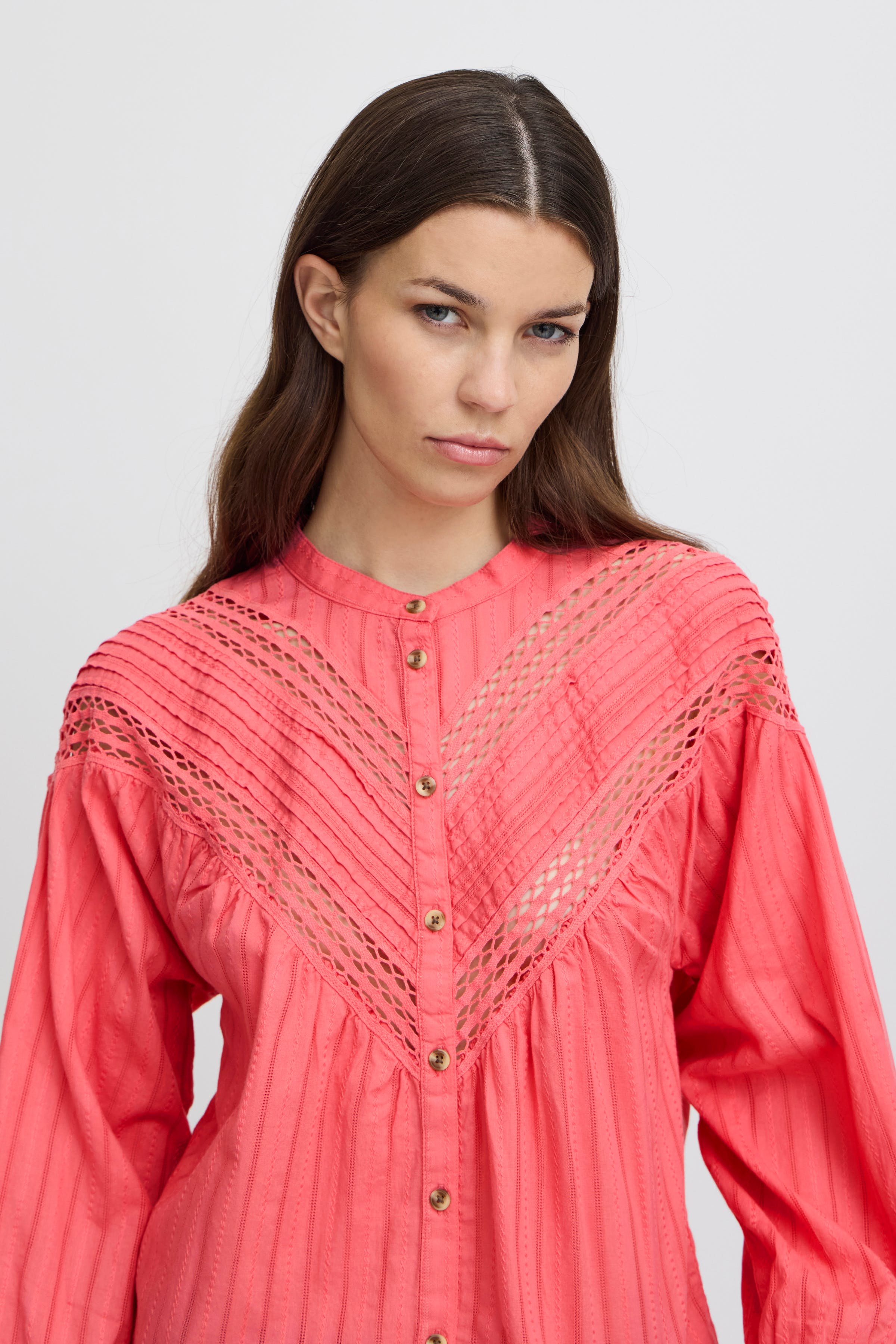 IRSAINTT Skjorte LOOKBOOK DETAIL 20123082-171927