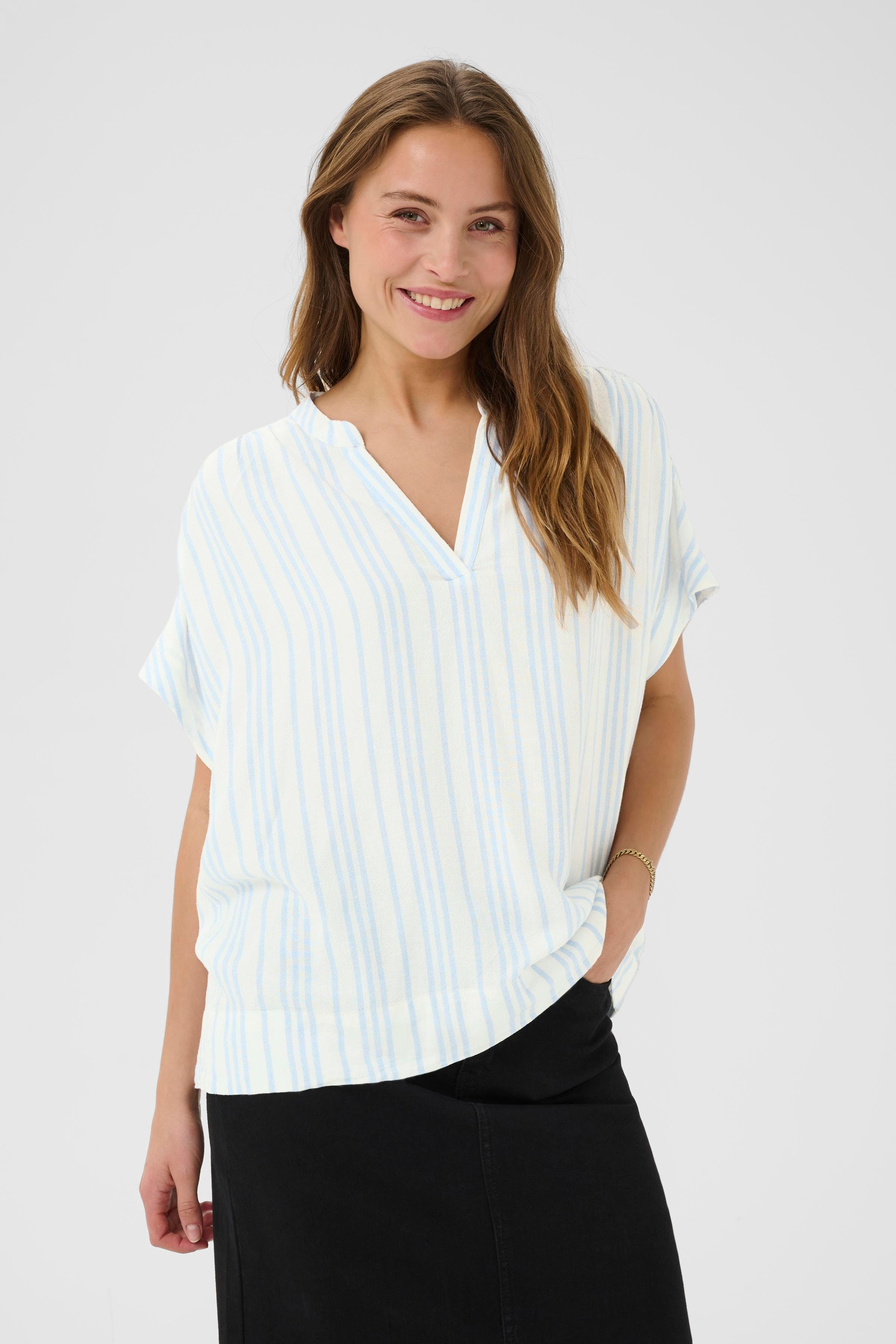 KAmilia Linen Top LOOKBOOK FRONT 10509670-107740