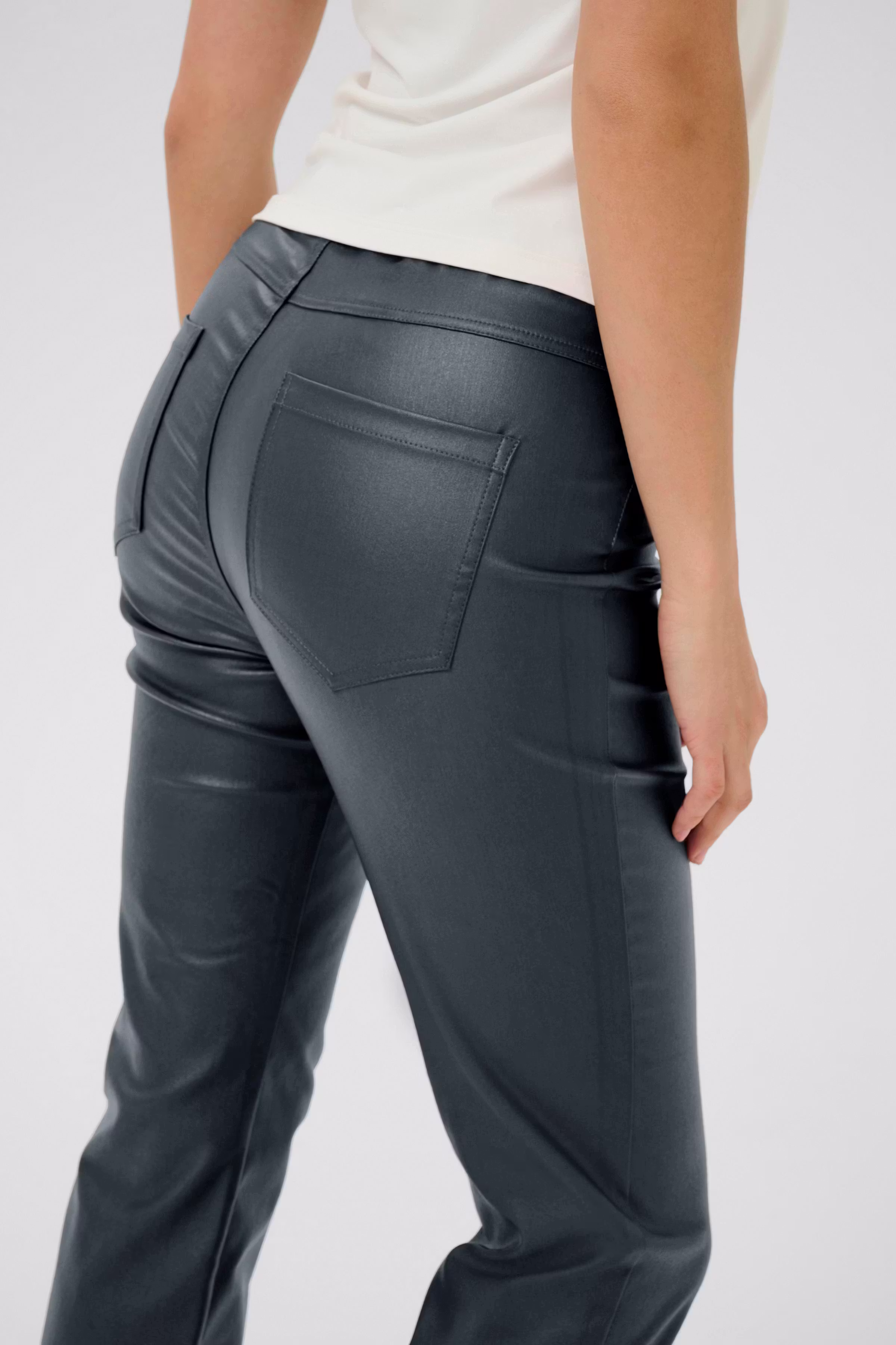 KAada Trousers LOOKBOOK DETAIL 10503875-190205