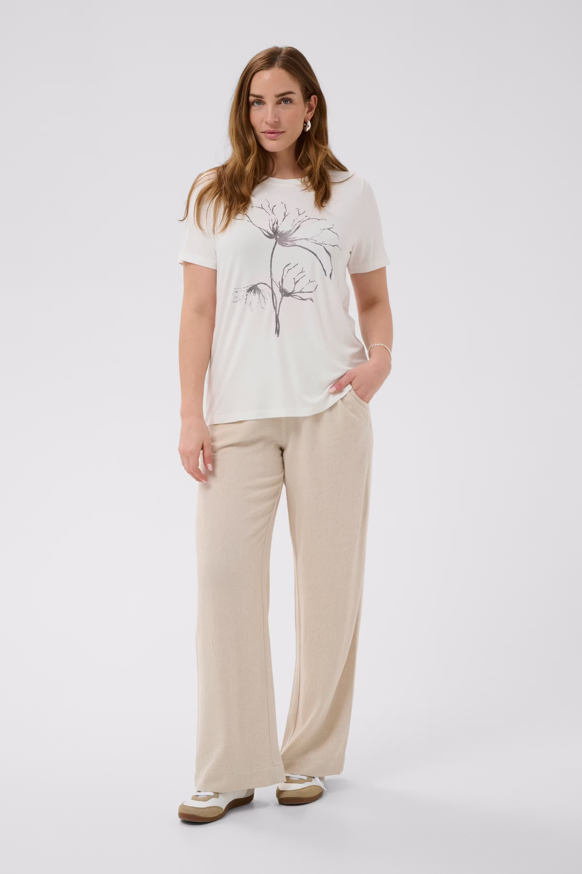 BPkalpana T-shirt LOOKBOOK FRONT 40200143-110602