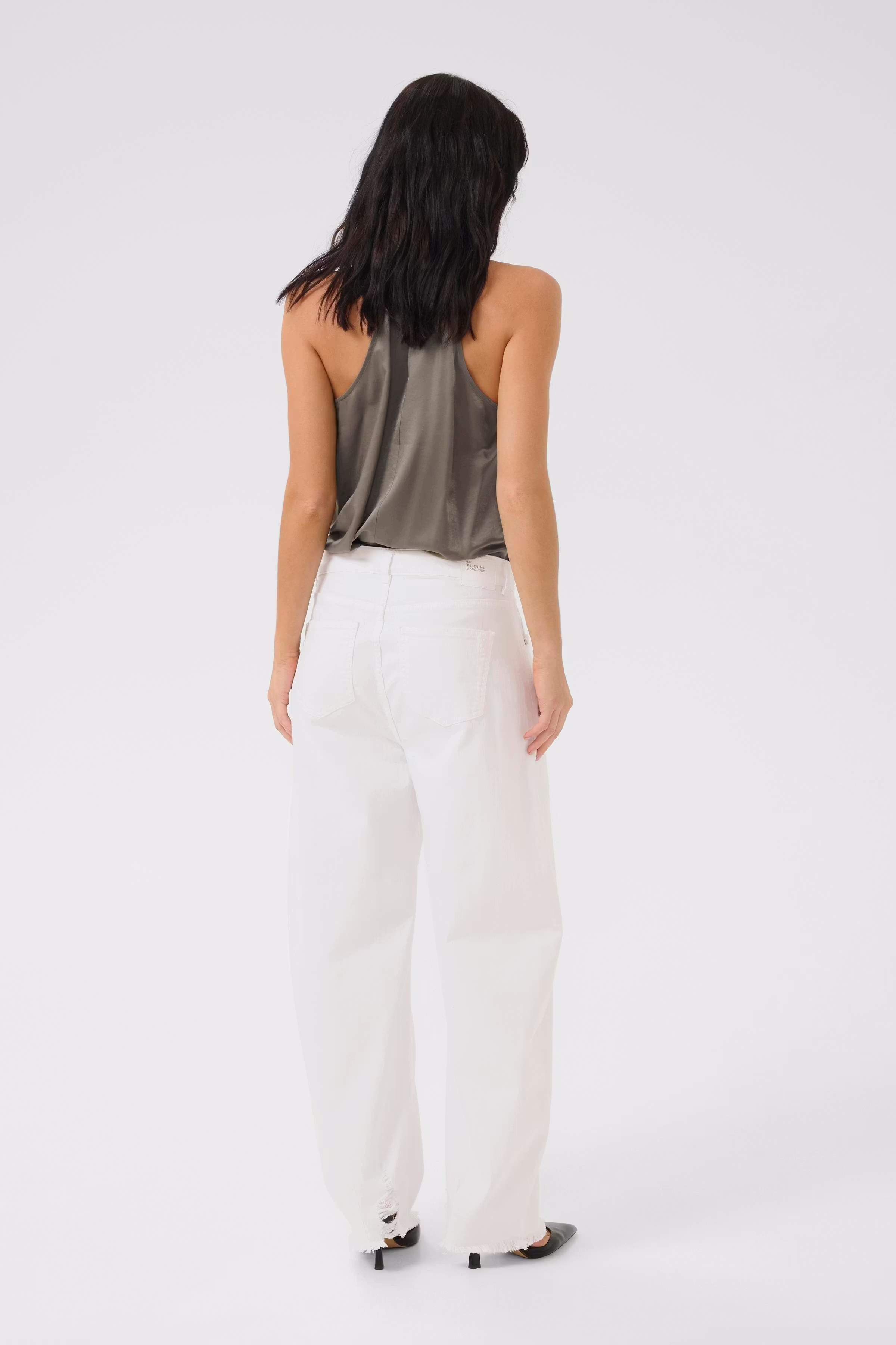 LucyMW Barrel Jeans LOOKBOOK BACK 10705222-100091