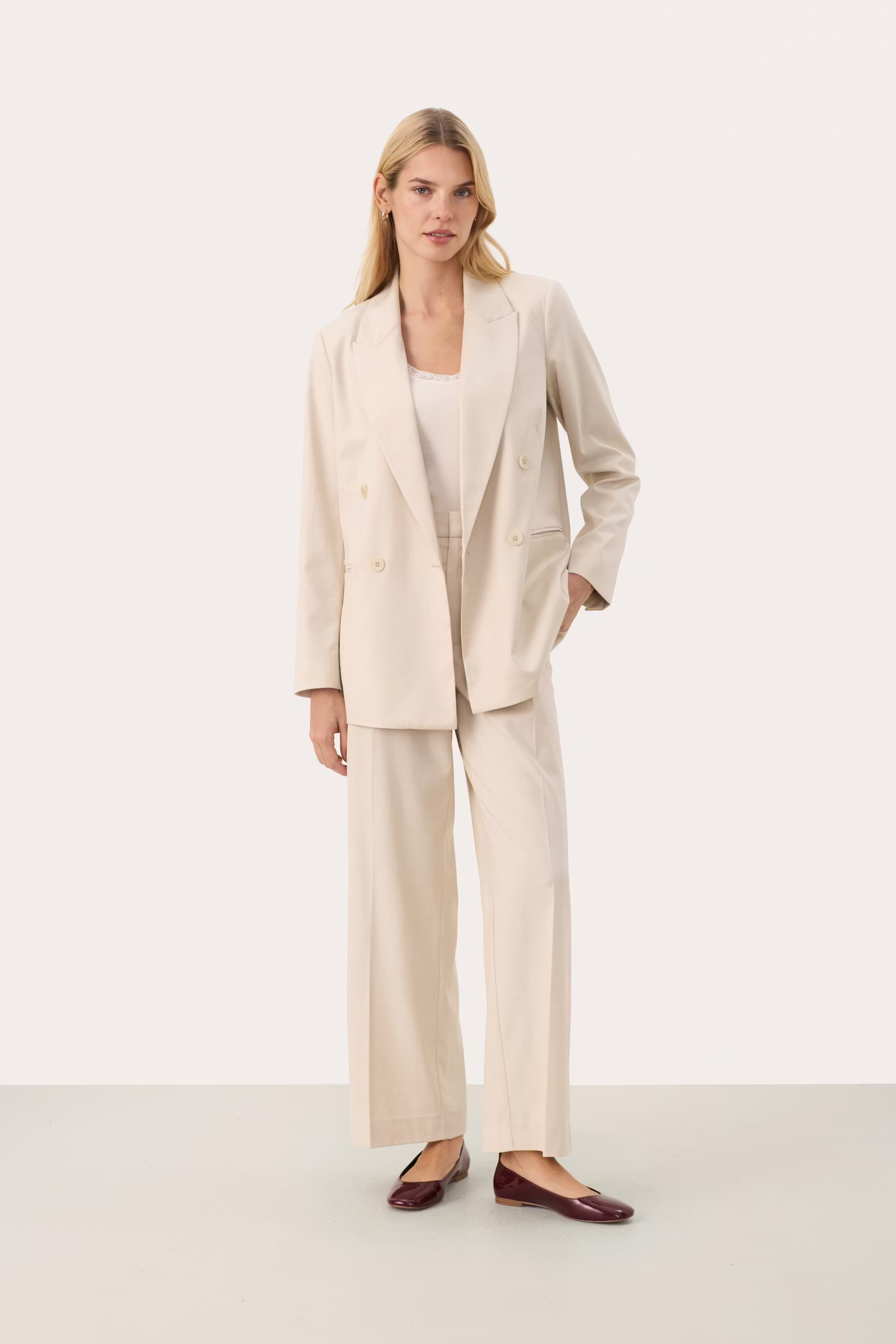 DafnesPW Blazer LOOKBOOK FRONT 30310070-120304