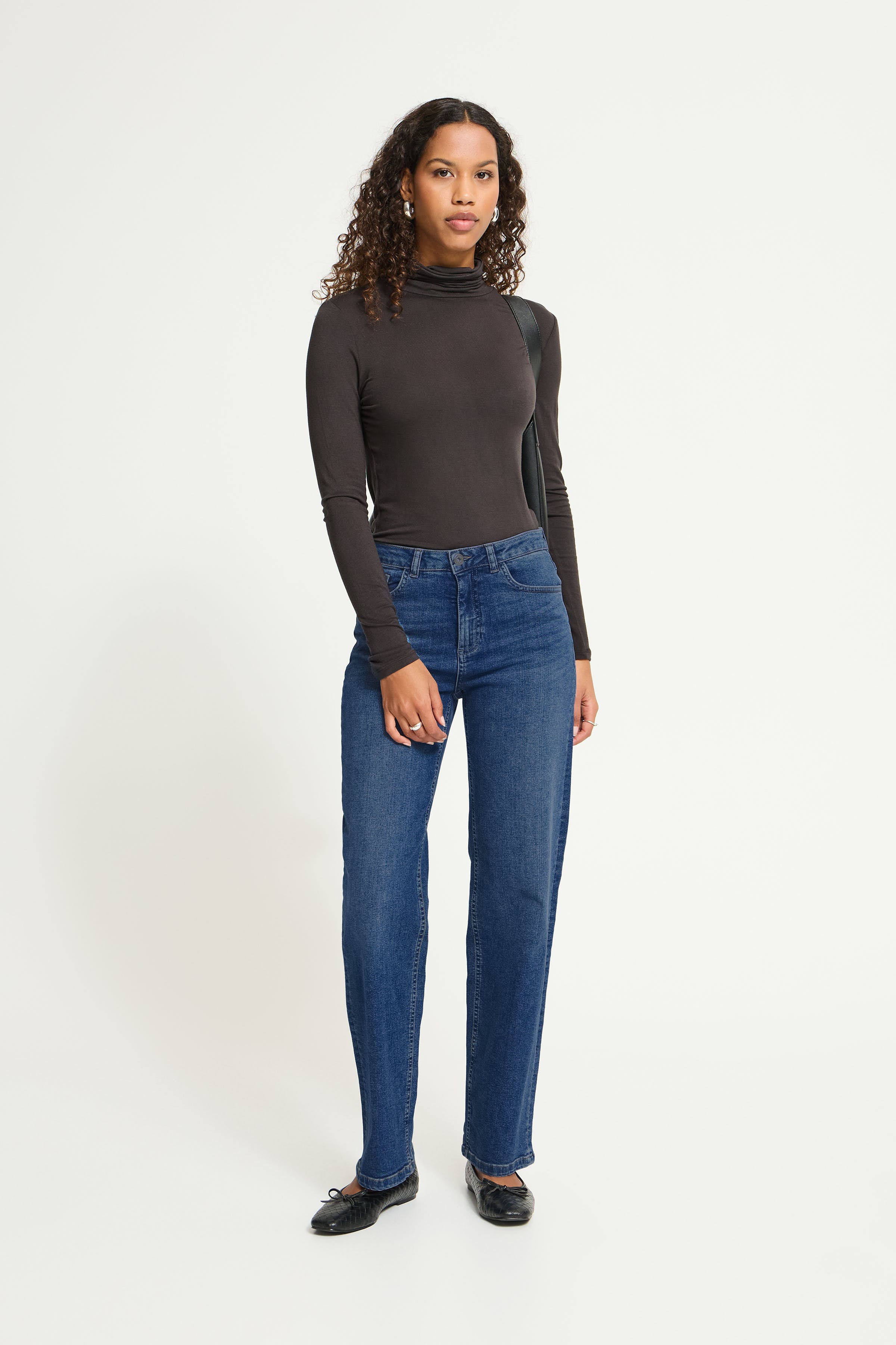 IHTWIGGY STRAIGHT Jeans LOOKBOOK FRONT 20119128-19037