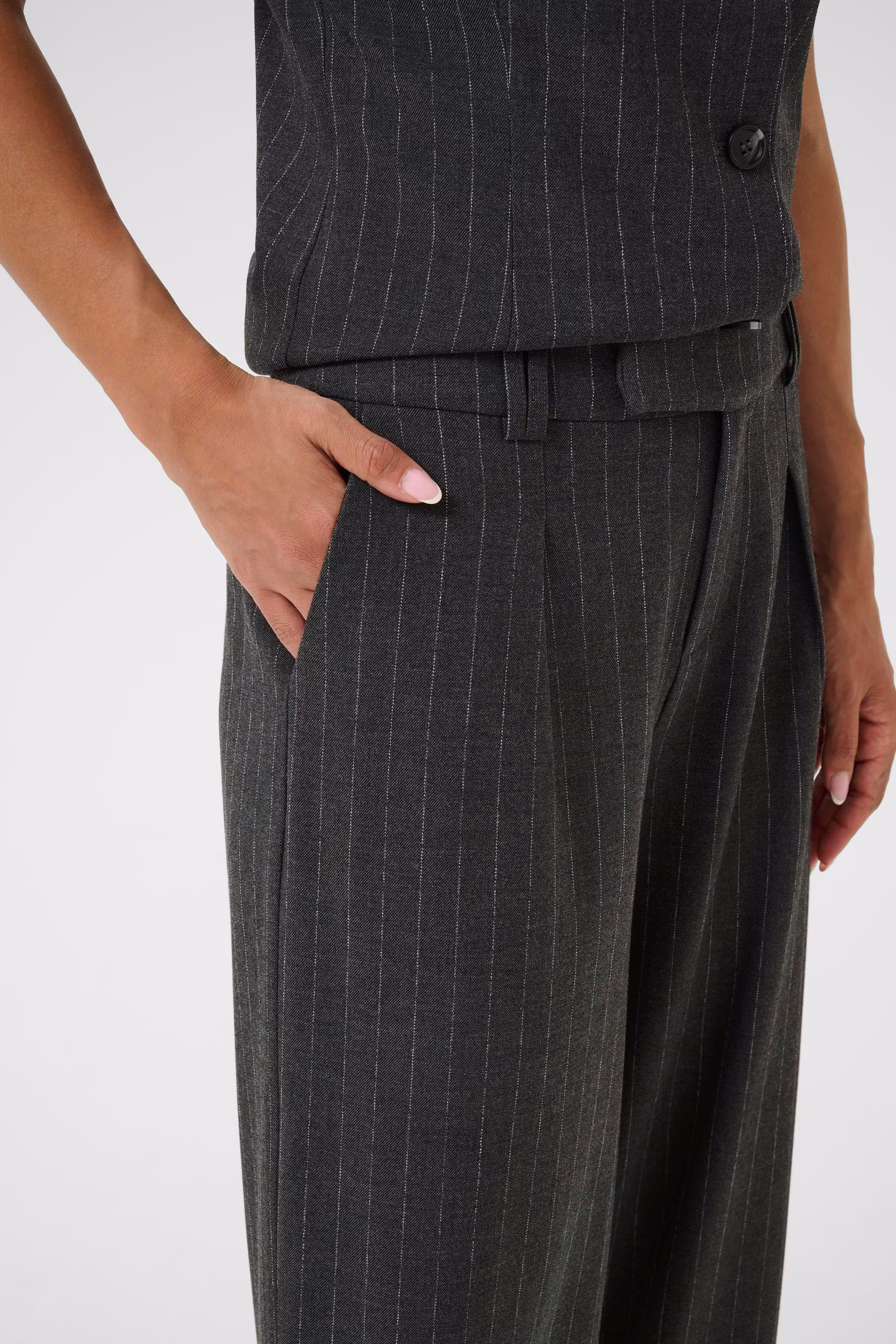 CRTingle Trousers LOOKBOOK DETAIL 10614372-108596