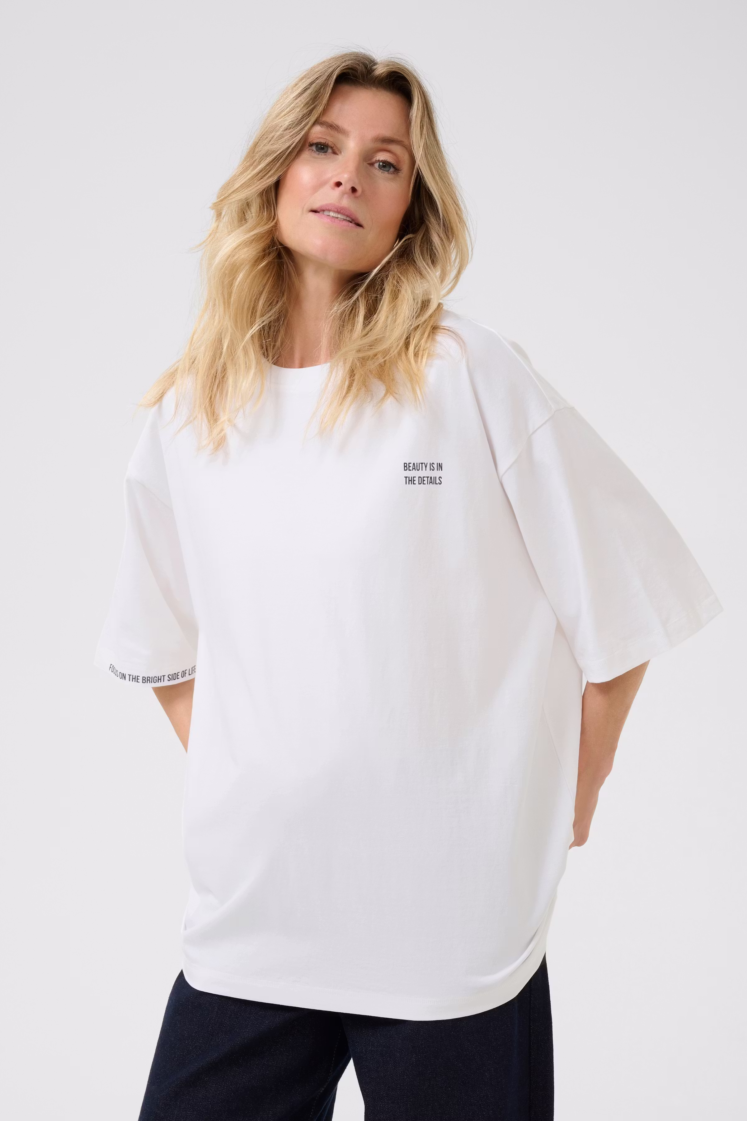 CRPanira T-shirt LOOKBOOK FRONT 10614083-108082