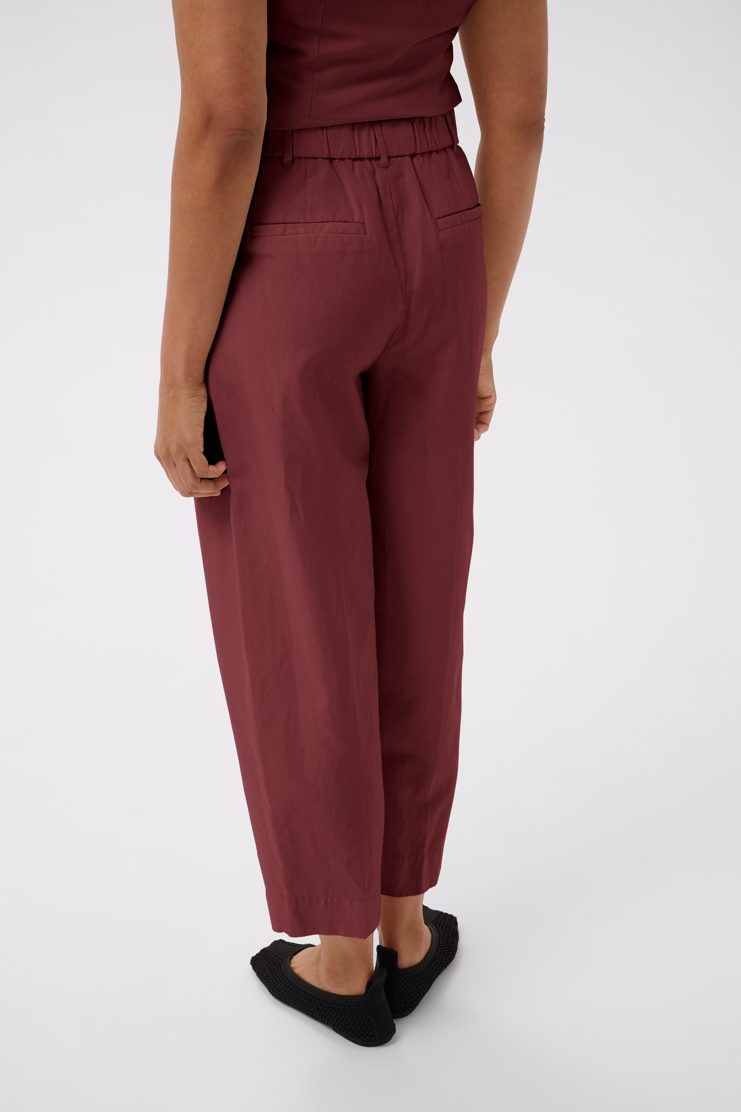 BeatrizPW Hose LOOKBOOK BACK 30310508-191530