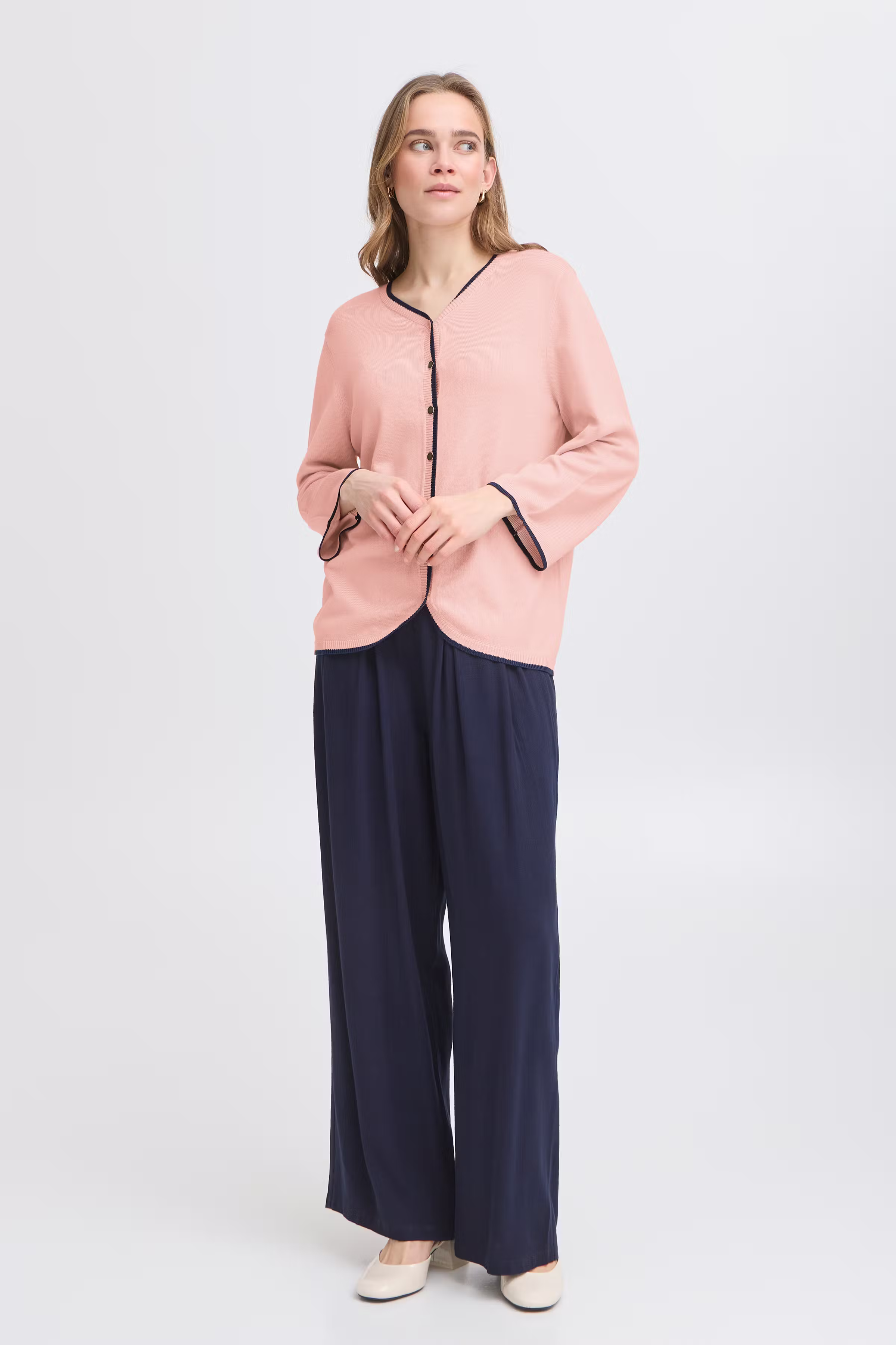 FRCONTRAST Cardigan LOOKBOOK FRONT 20616245-141506