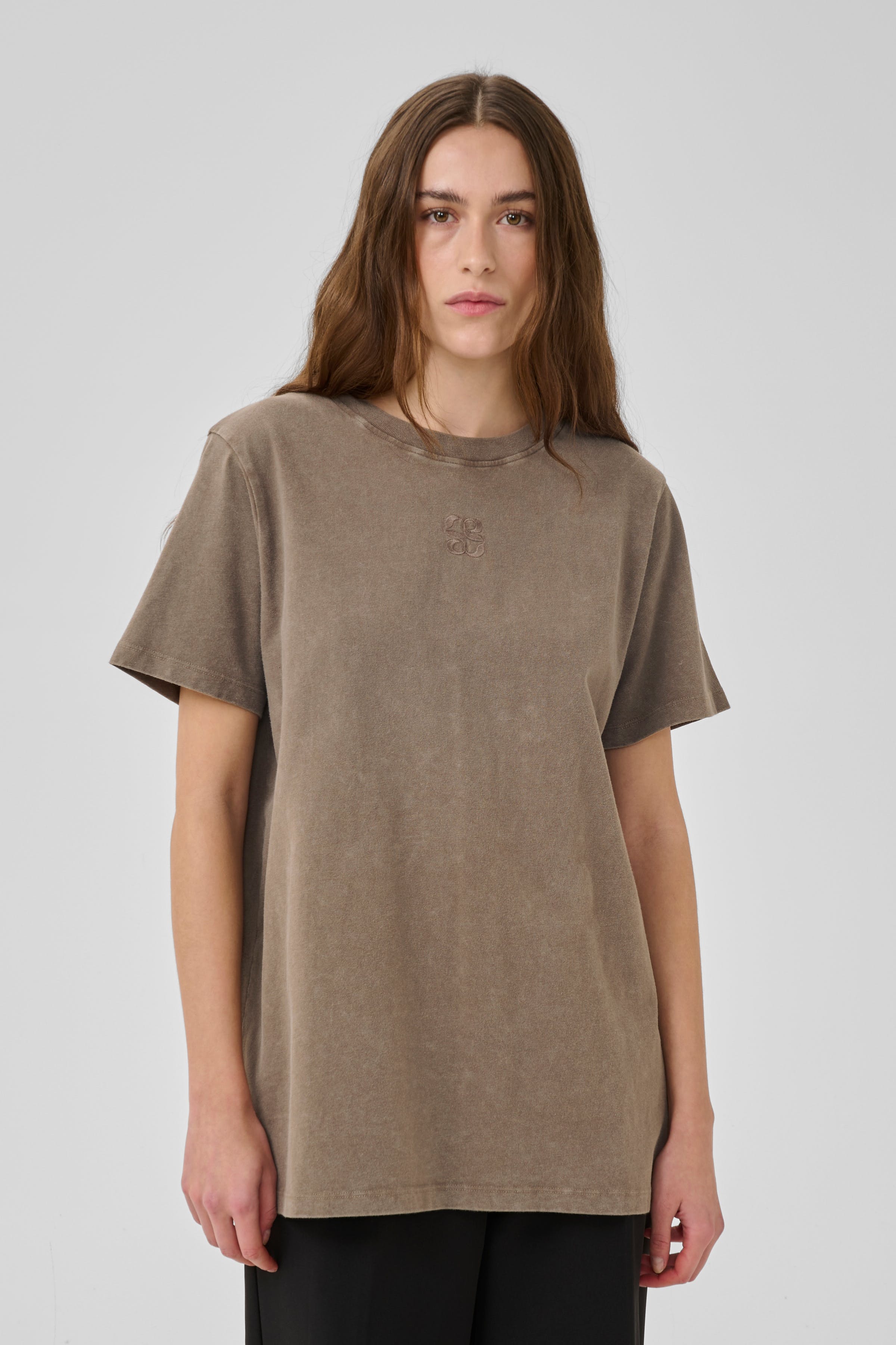 SeattleMW Logo T-shirt LOOKBOOK FRONT 10704898-109264