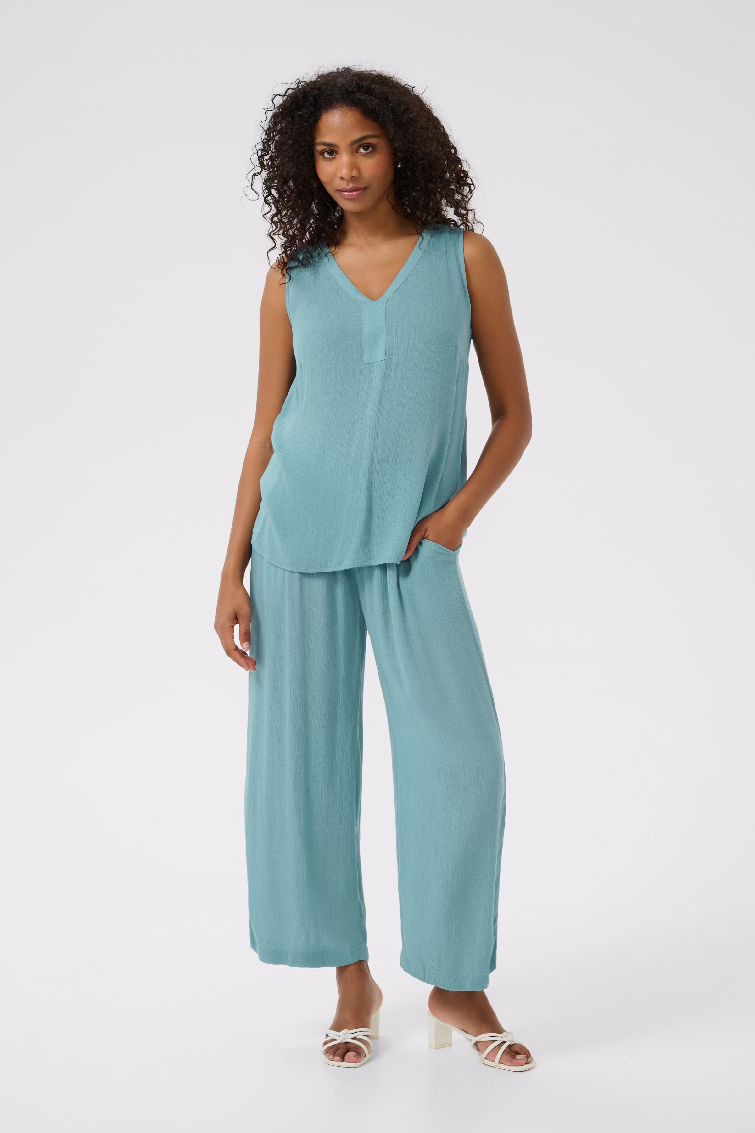 Amber Bluse LOOKBOOK FRONT 501035-174919