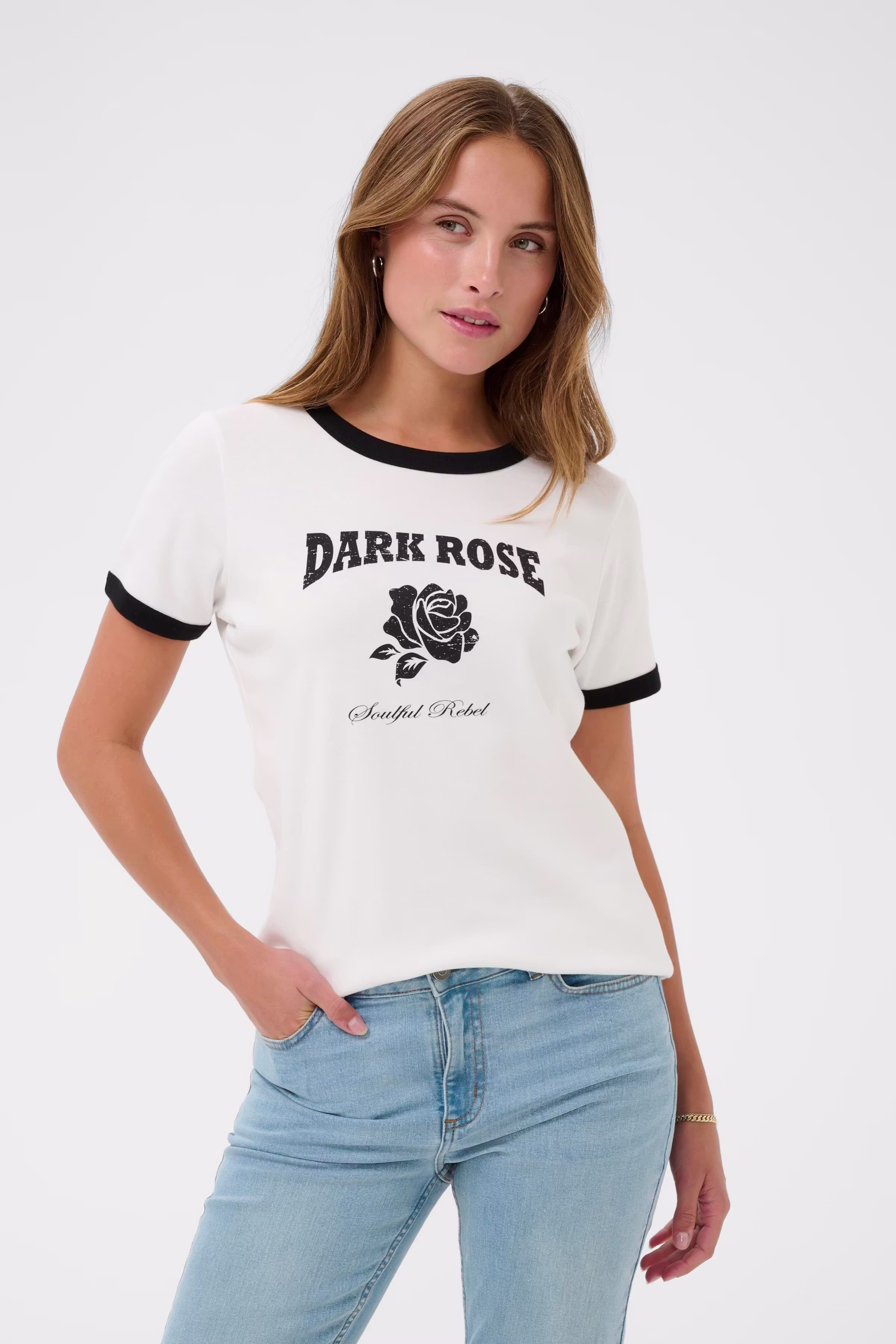 KAolivia T-shirt LOOKBOOK FRONT 10511186-110602