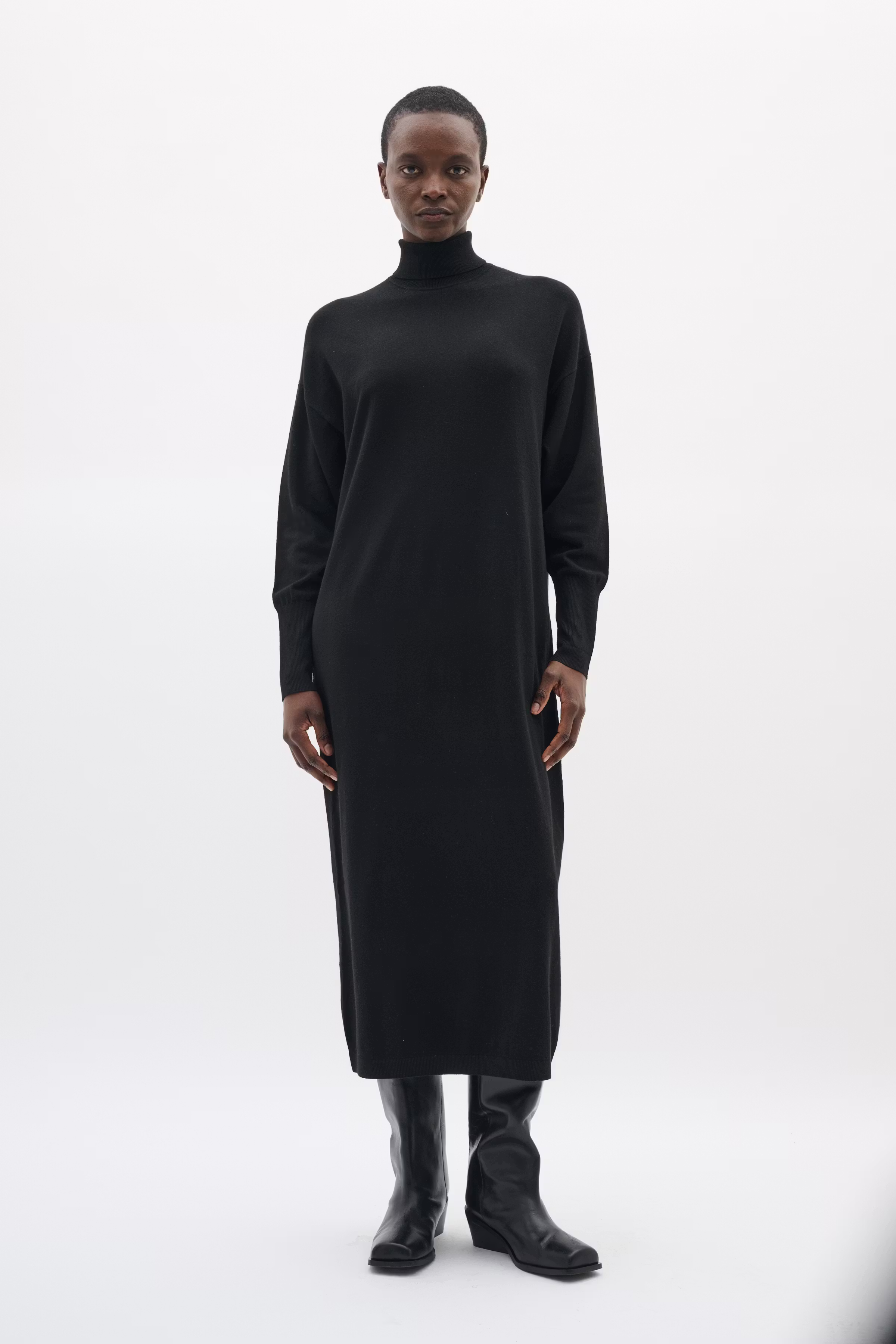 KellsieIW Dress LOOKBOOK FRONT 30109747-194008