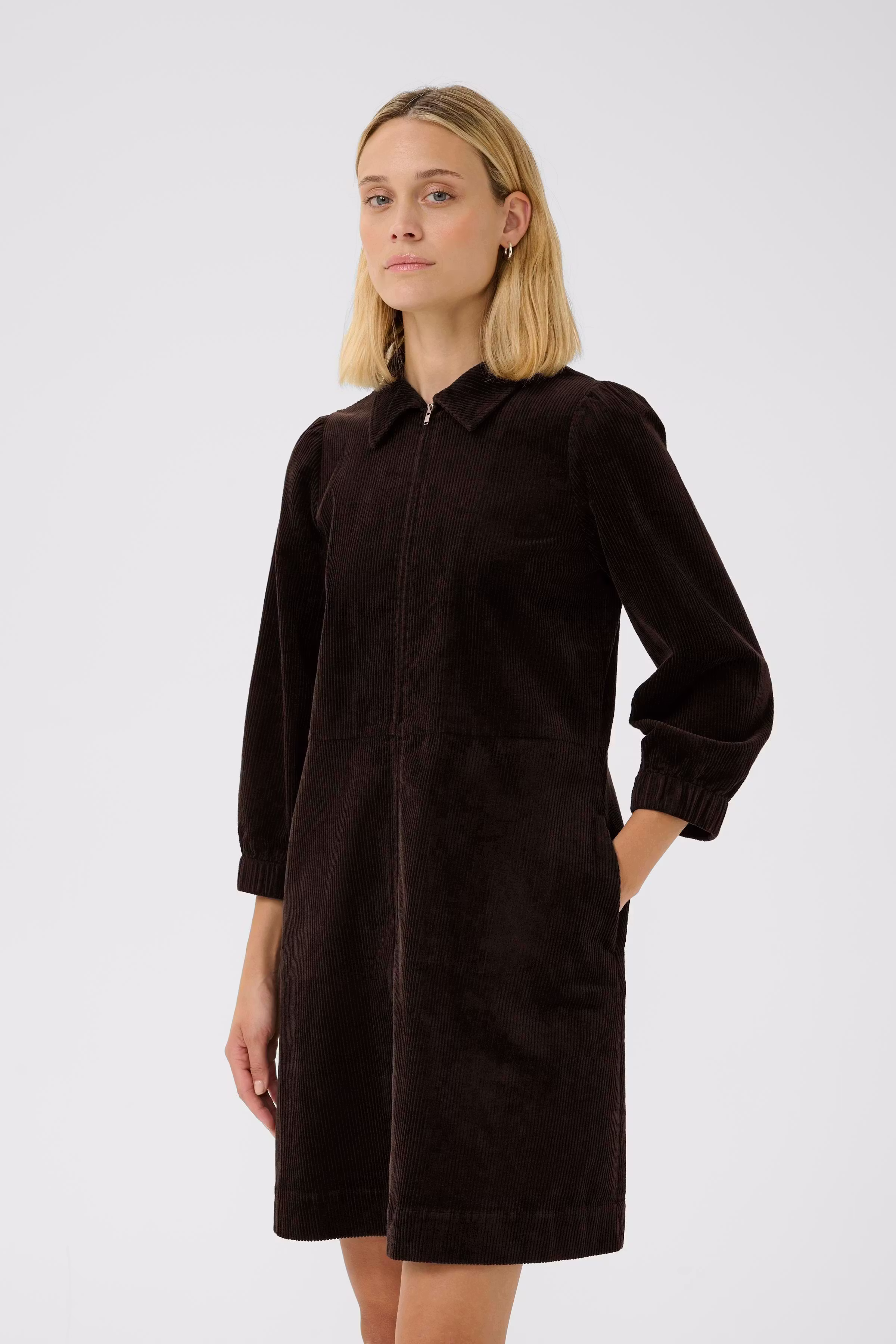 EyvorPW Corduroy Dress LOOKBOOK FRONT 30308117-191018