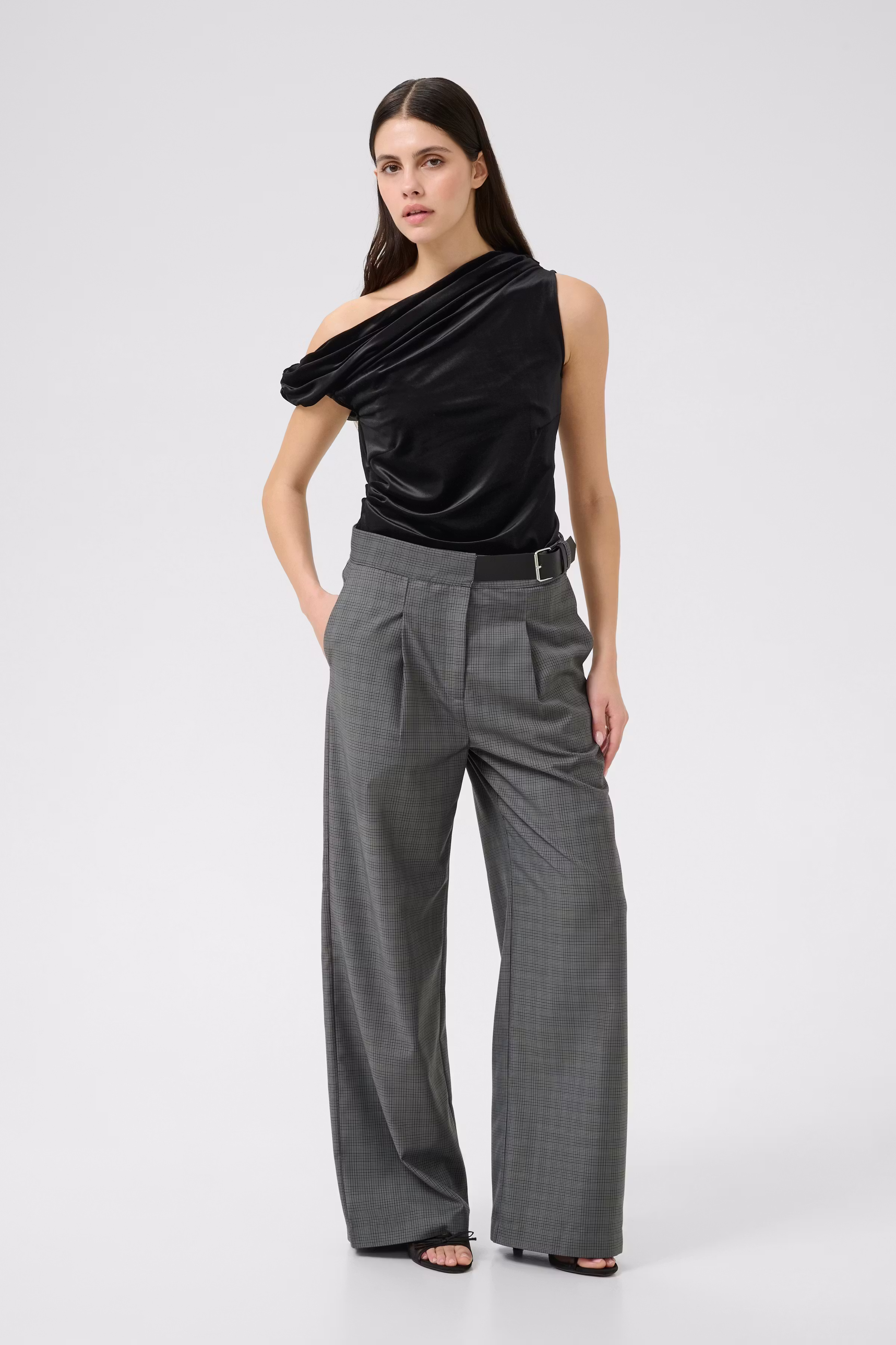 KBCecilia Topp LOOKBOOK FRONT 10105698-194008