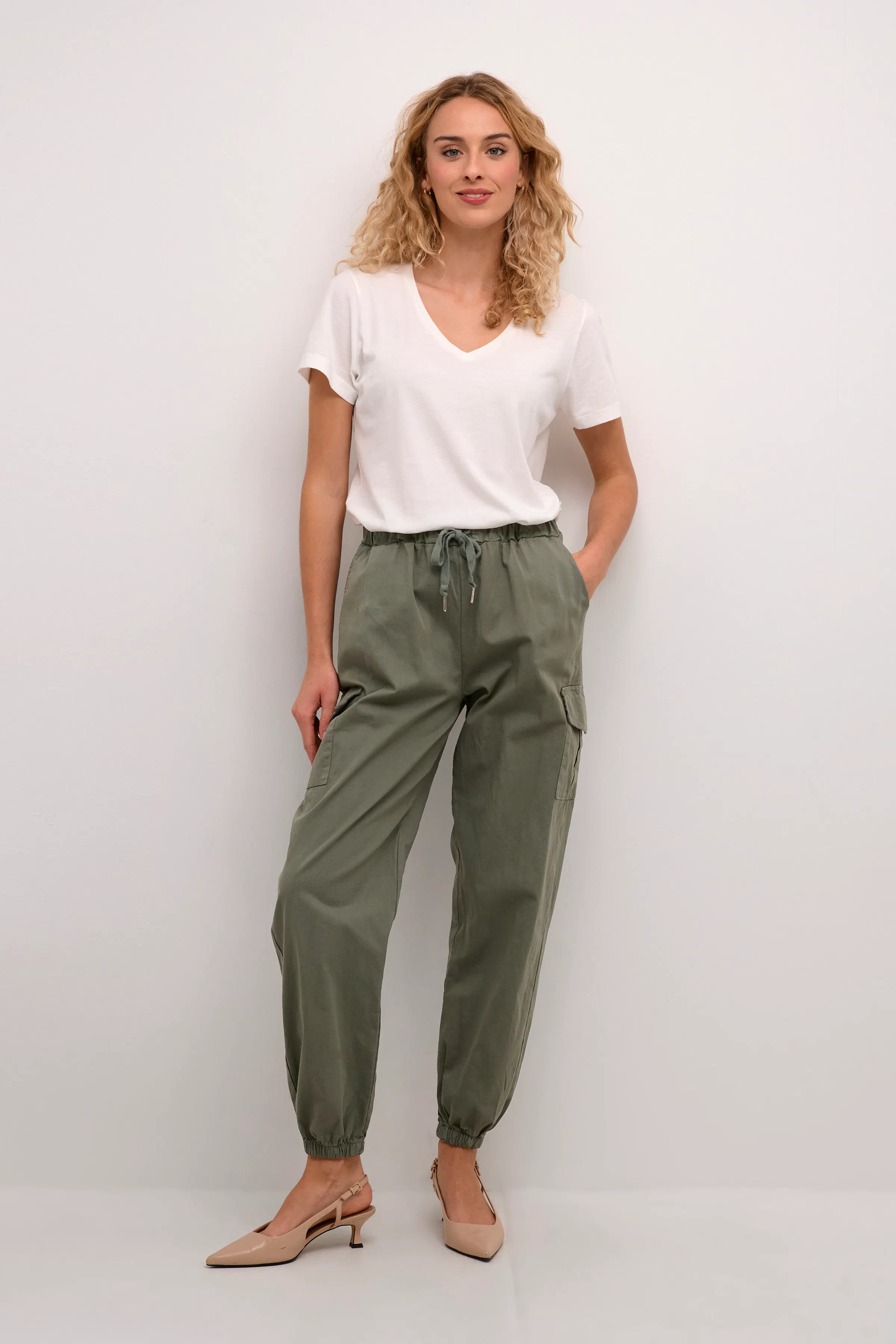 CRYvette Trousers LOOKBOOK FRONT 10613450-103769