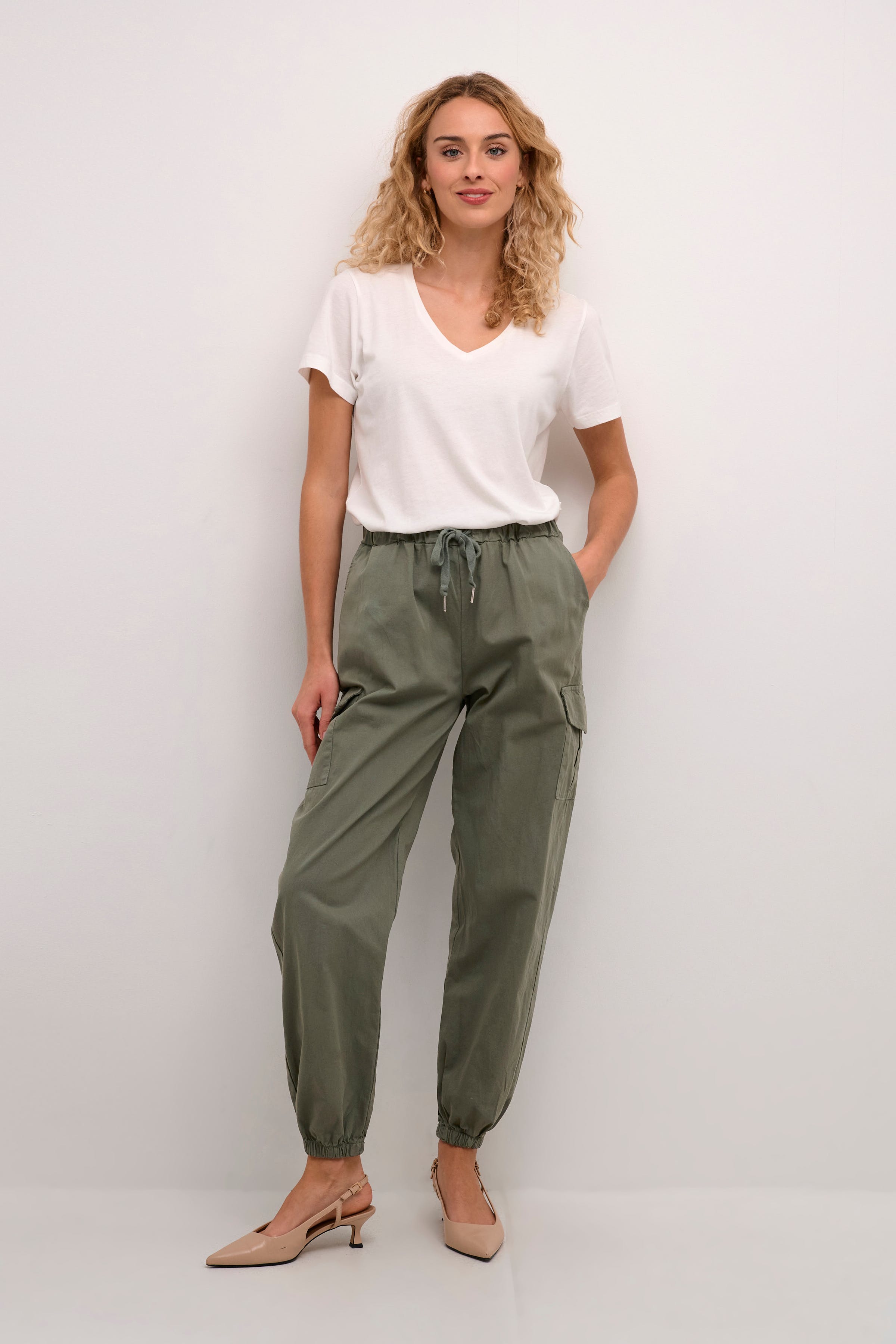 CRYvette Trousers LOOKBOOK FRONT 10613450-103769