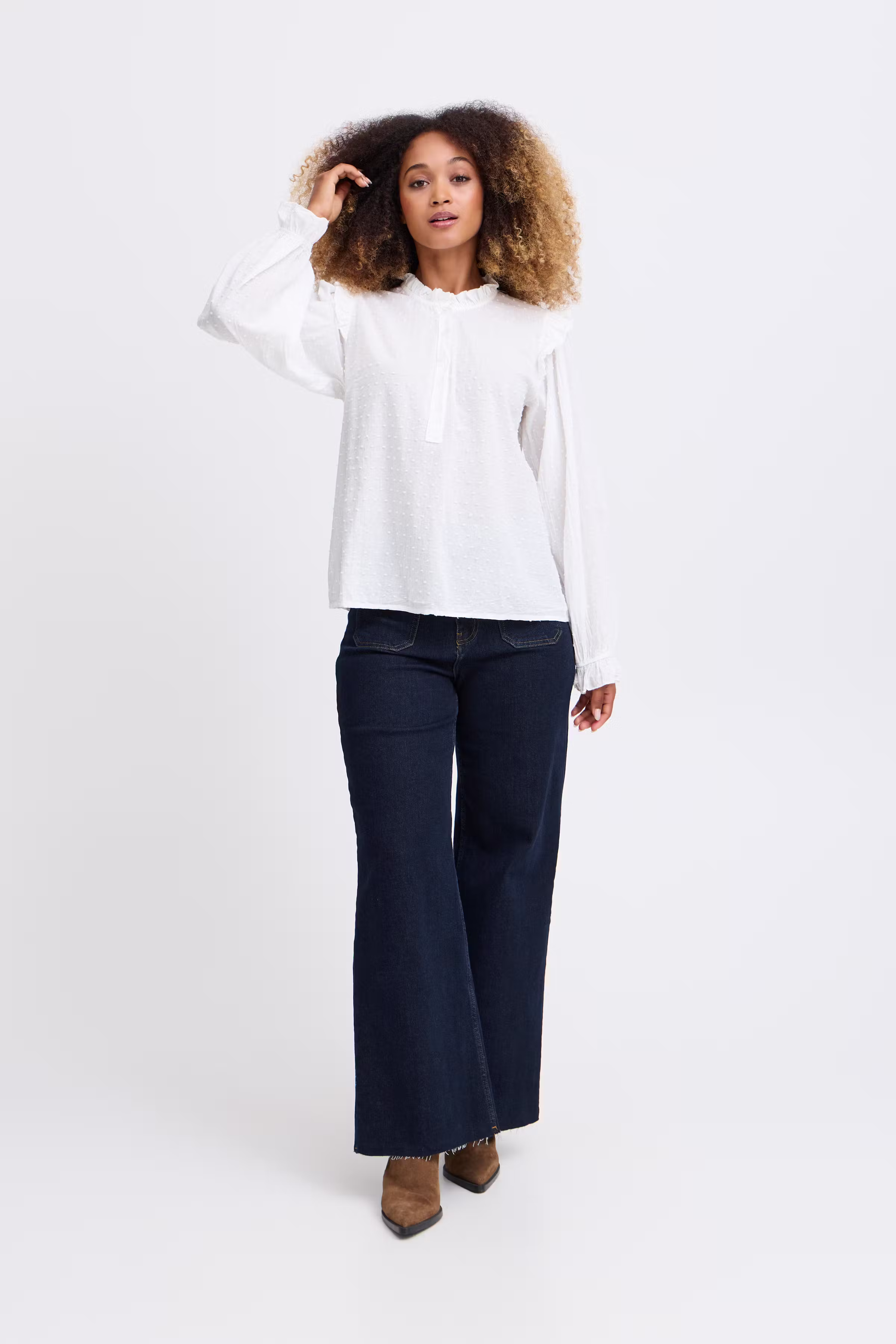 SBBABETT Bluse LOOKBOOK FRONT 22100758-110105